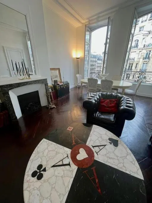 Exclusive Suite Parisian Palace