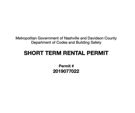 Spacious Penthouse ON the Broadway Strip