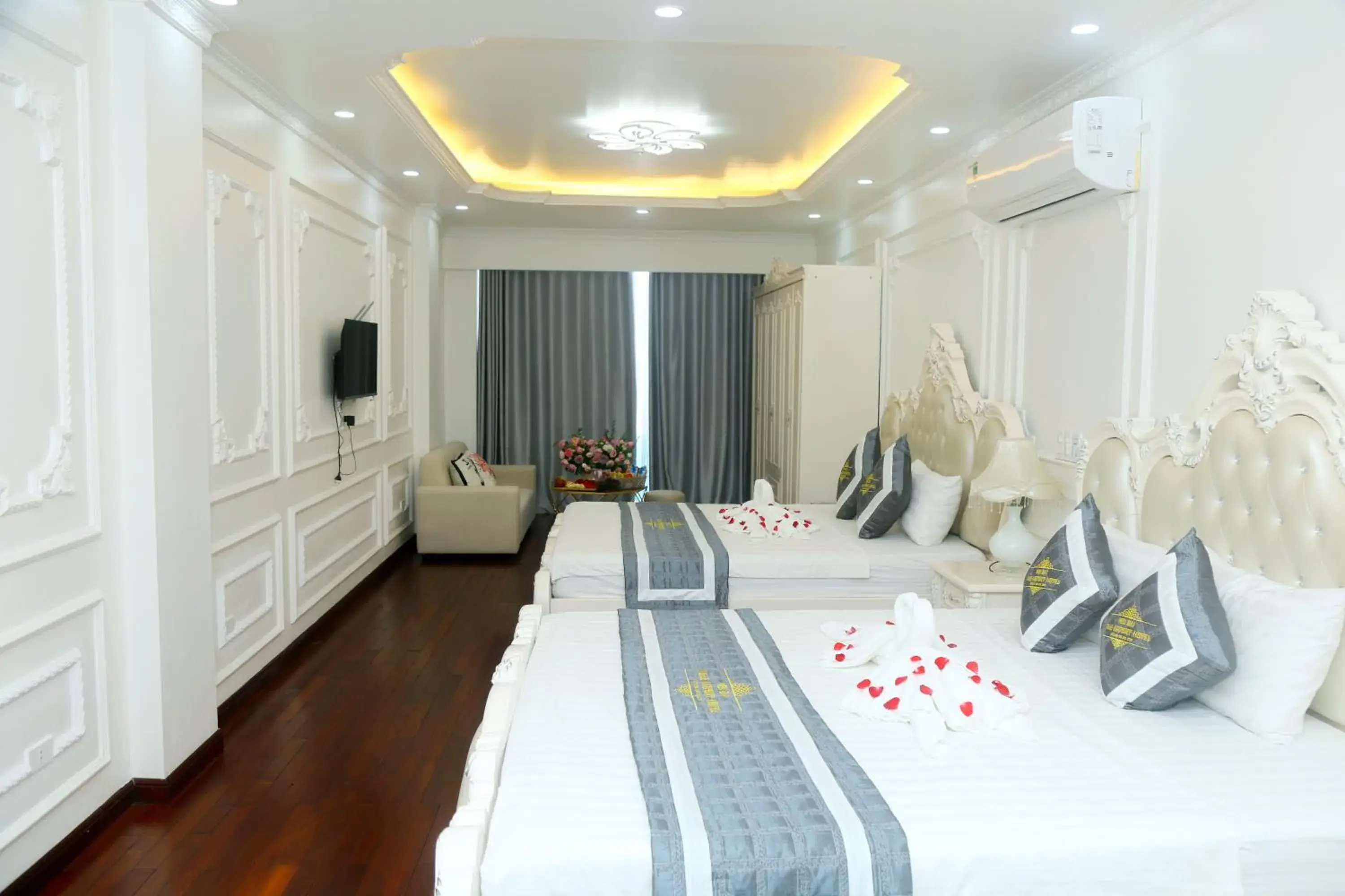 Triple Room with Balcony in Noi Bai Ville Airport Hotel Triple Room with Balcony in Noi Bai Ville Airport Hotel