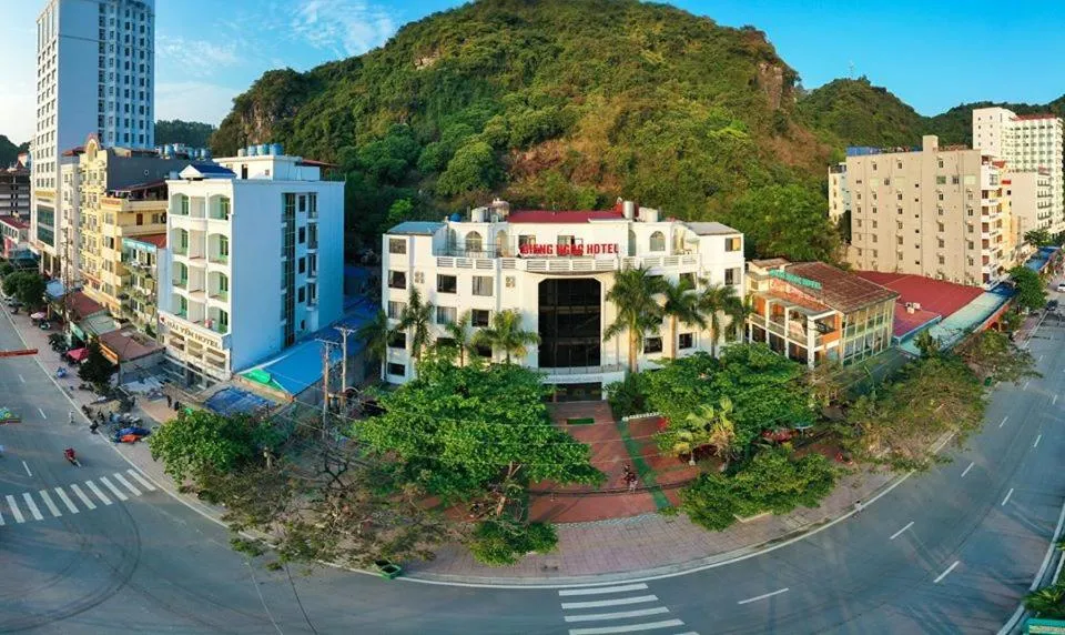 Gieng Ngoc Sea moutain View Cat Ba