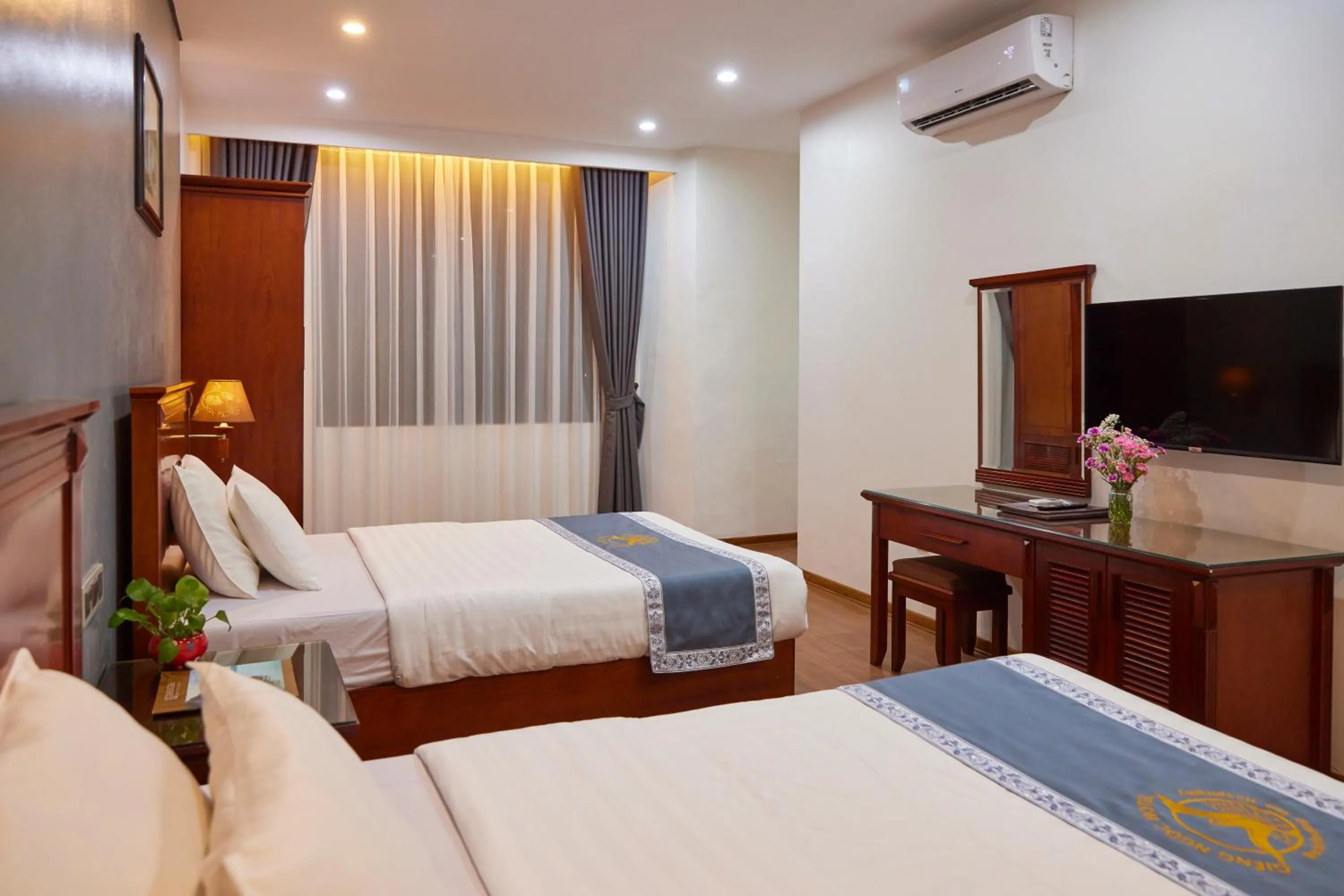 Bed in Gieng Ngoc Sea moutain View Cat Ba