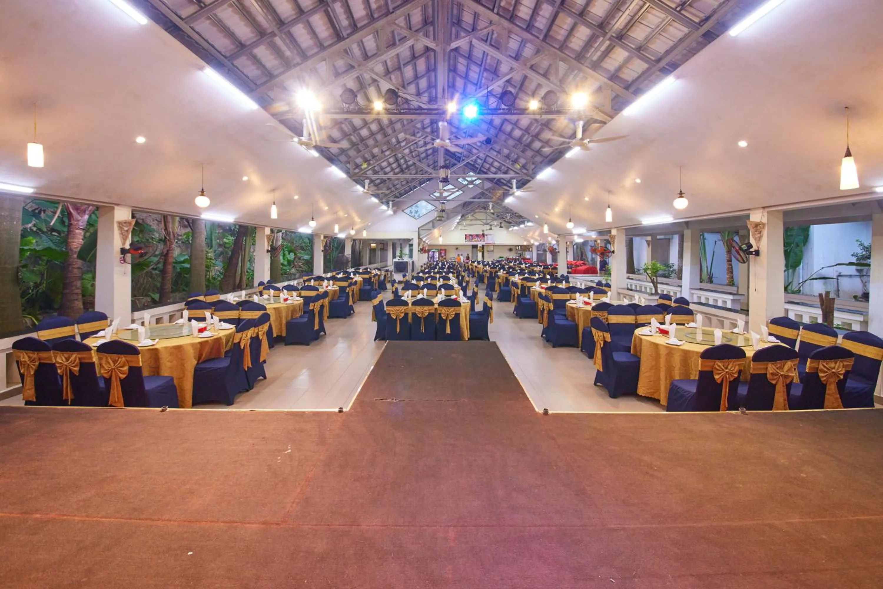 Restaurant/places to eat in Gieng Ngoc Sea moutain View Cat Ba