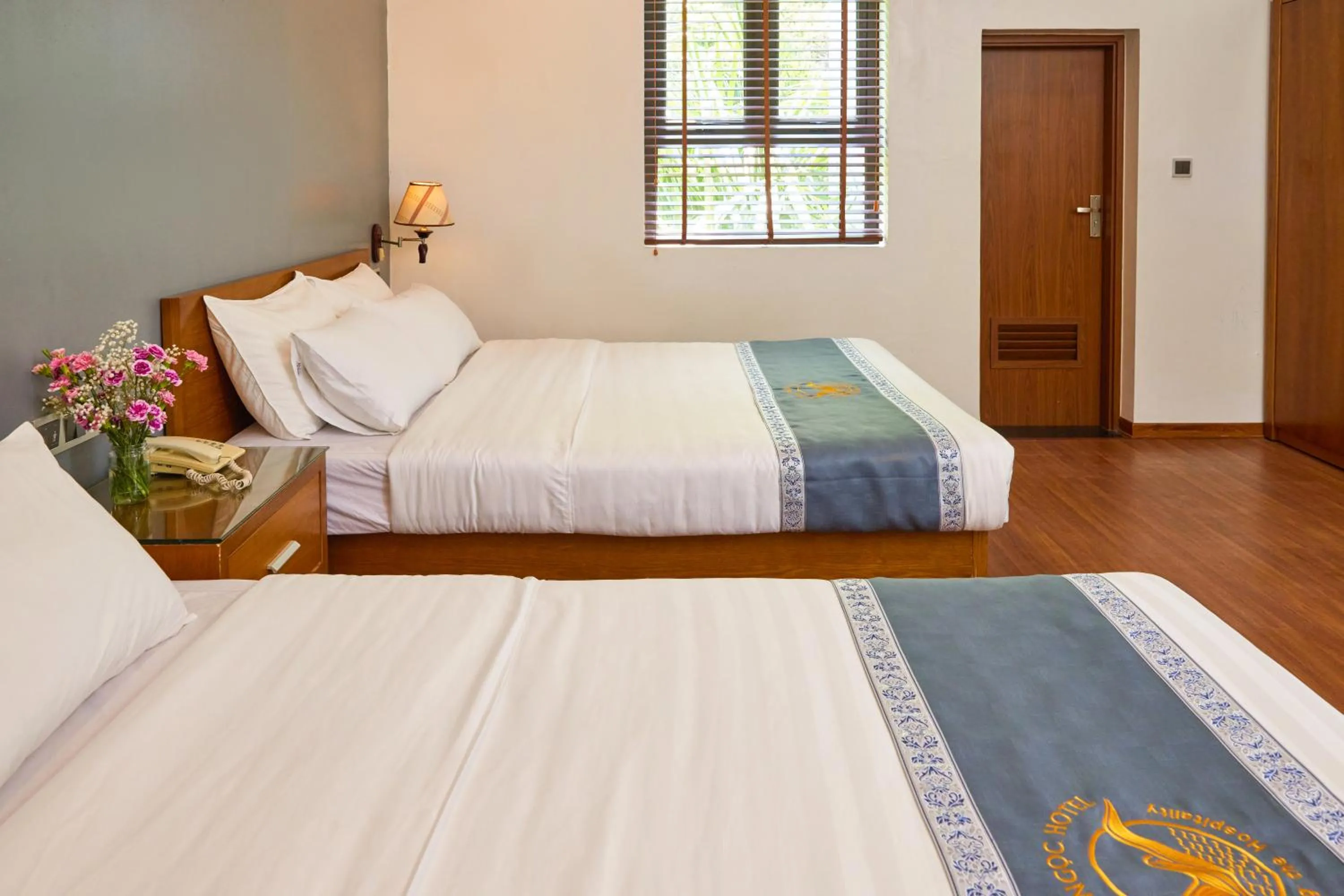 Bed in Gieng Ngoc Sea moutain View Cat Ba