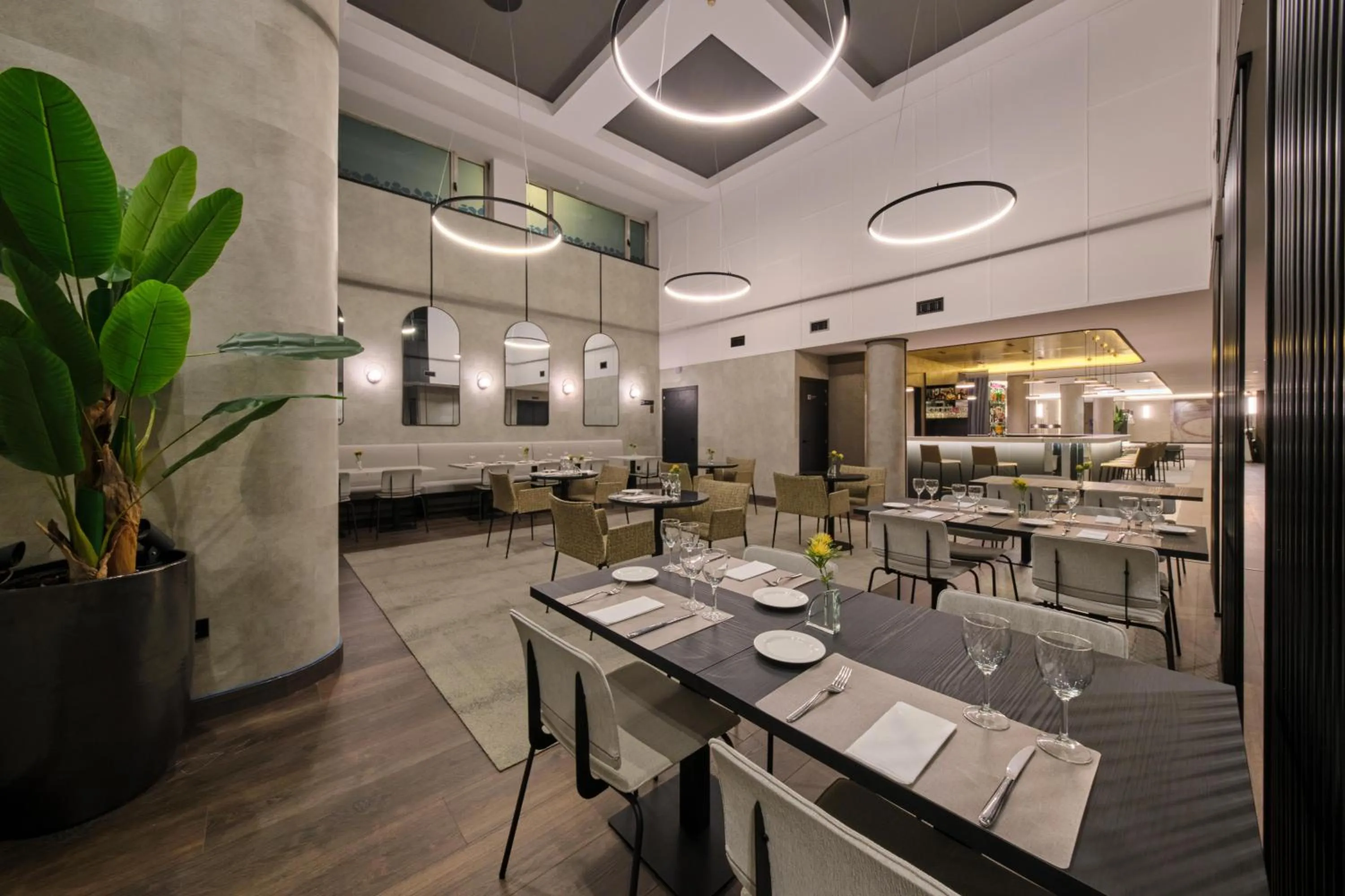 Restaurant/places to eat in 1881 Madrid Ventas Hotel