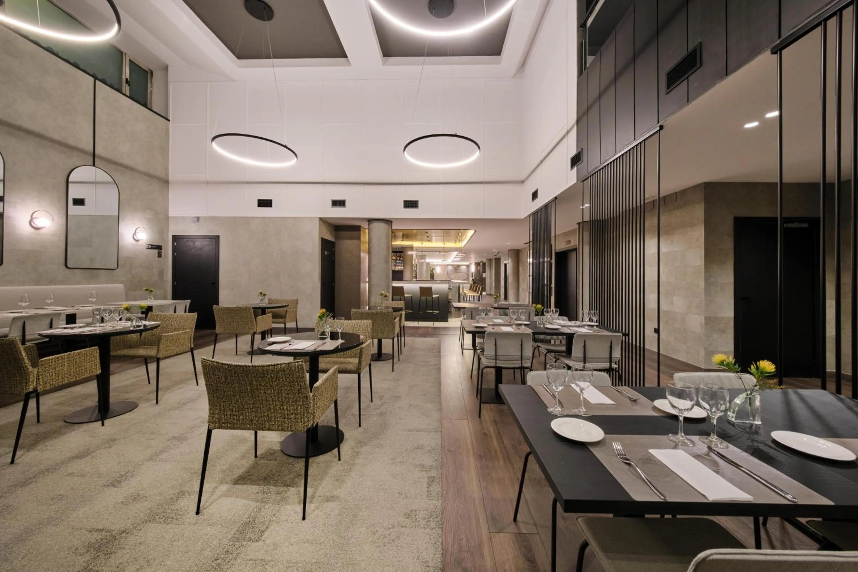 Restaurant/places to eat in 1881 Madrid Ventas Hotel