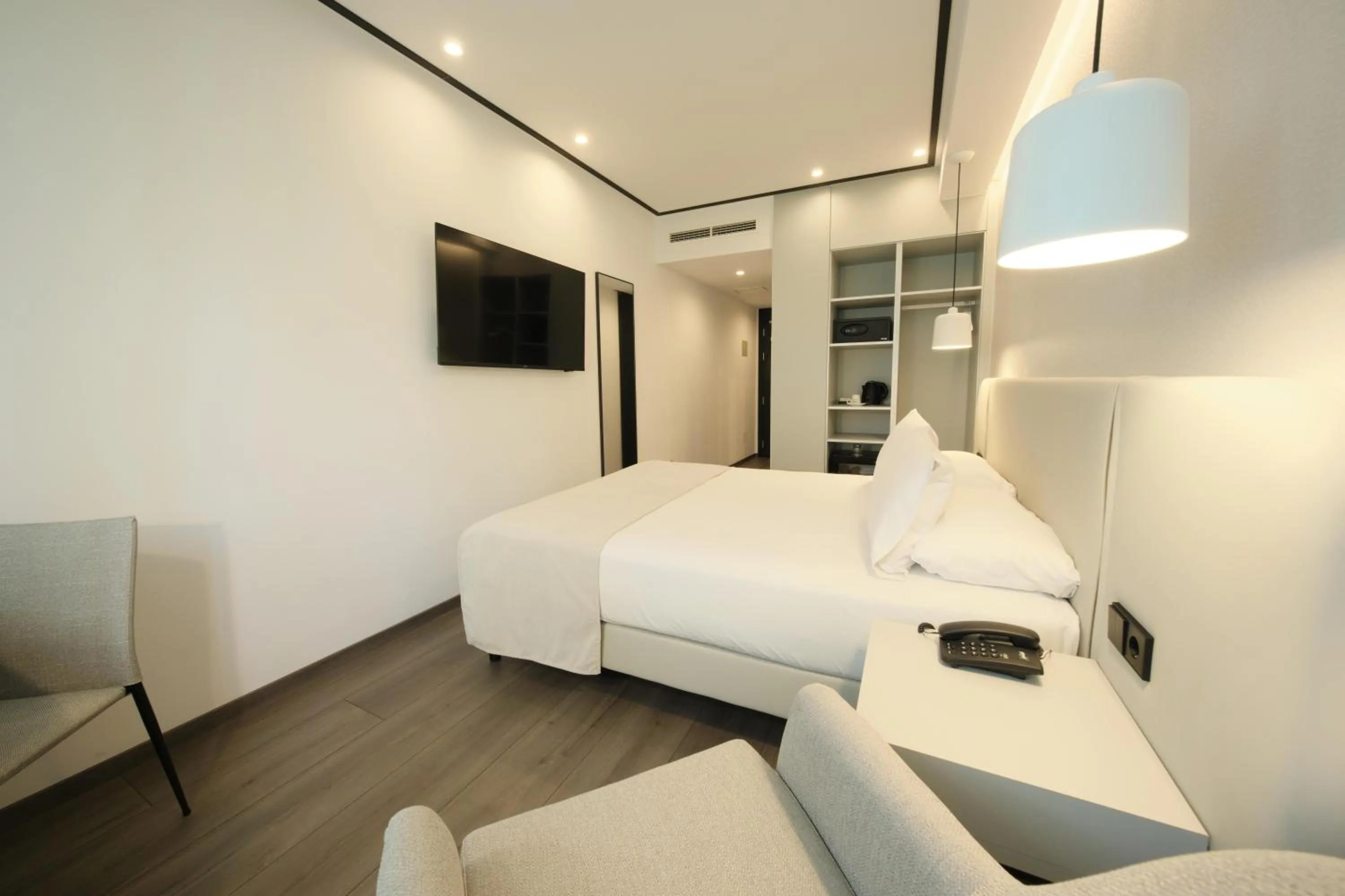 Photo of the whole room, Bed in 1881 Madrid Ventas Hotel