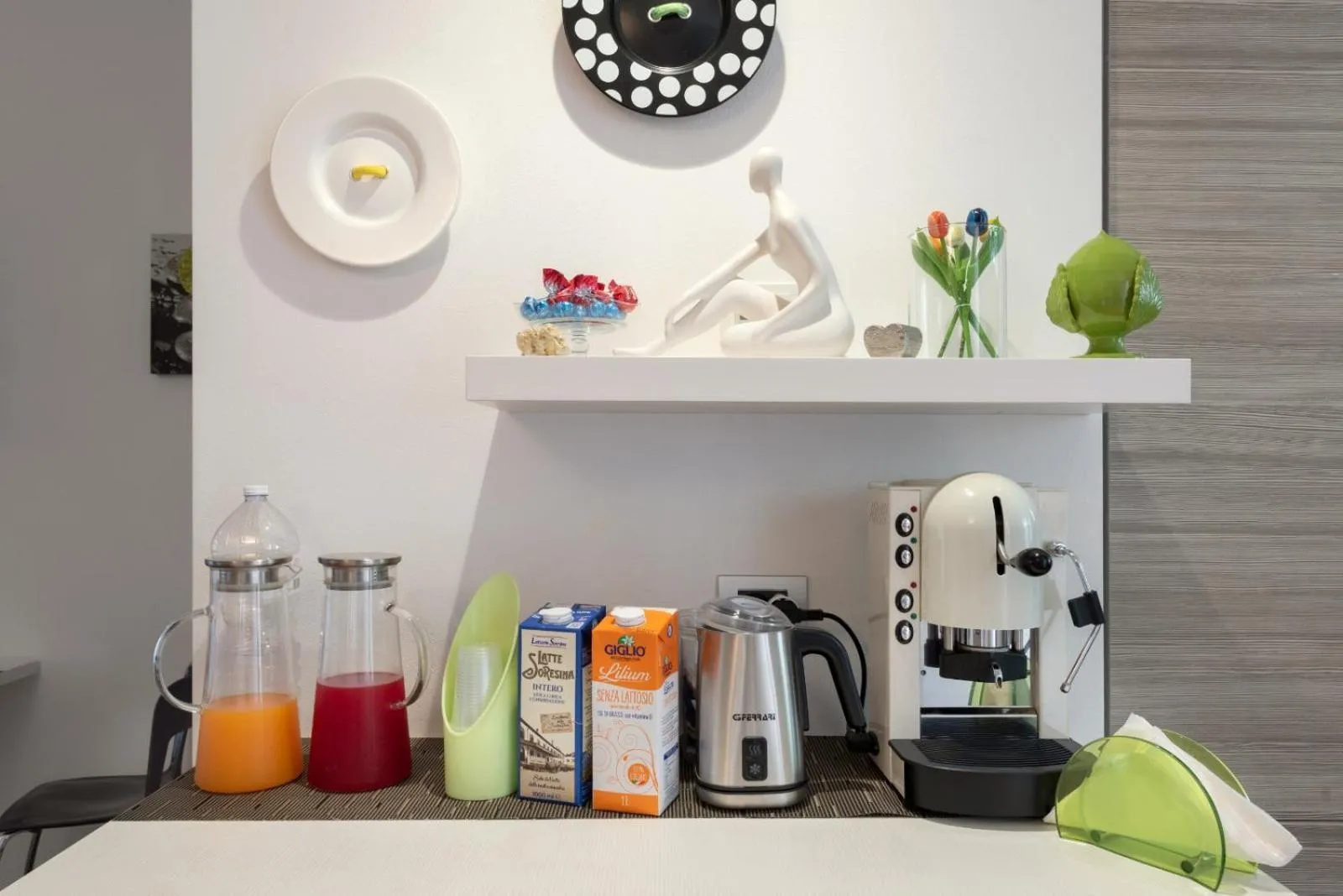 Breakfast in B&B White con Parcheggio Privato
