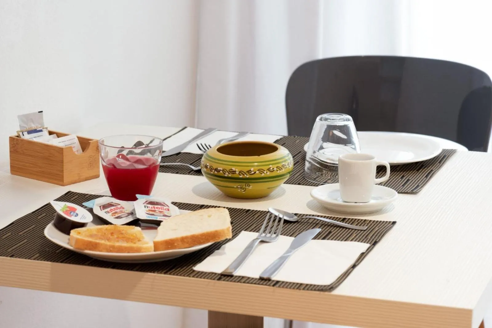 Breakfast in B&B White con Parcheggio Privato