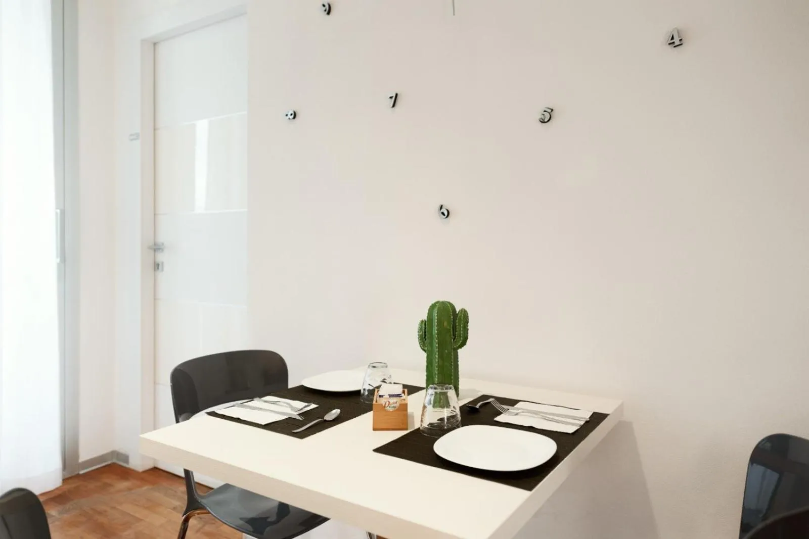 Breakfast in B&B White con Parcheggio Privato