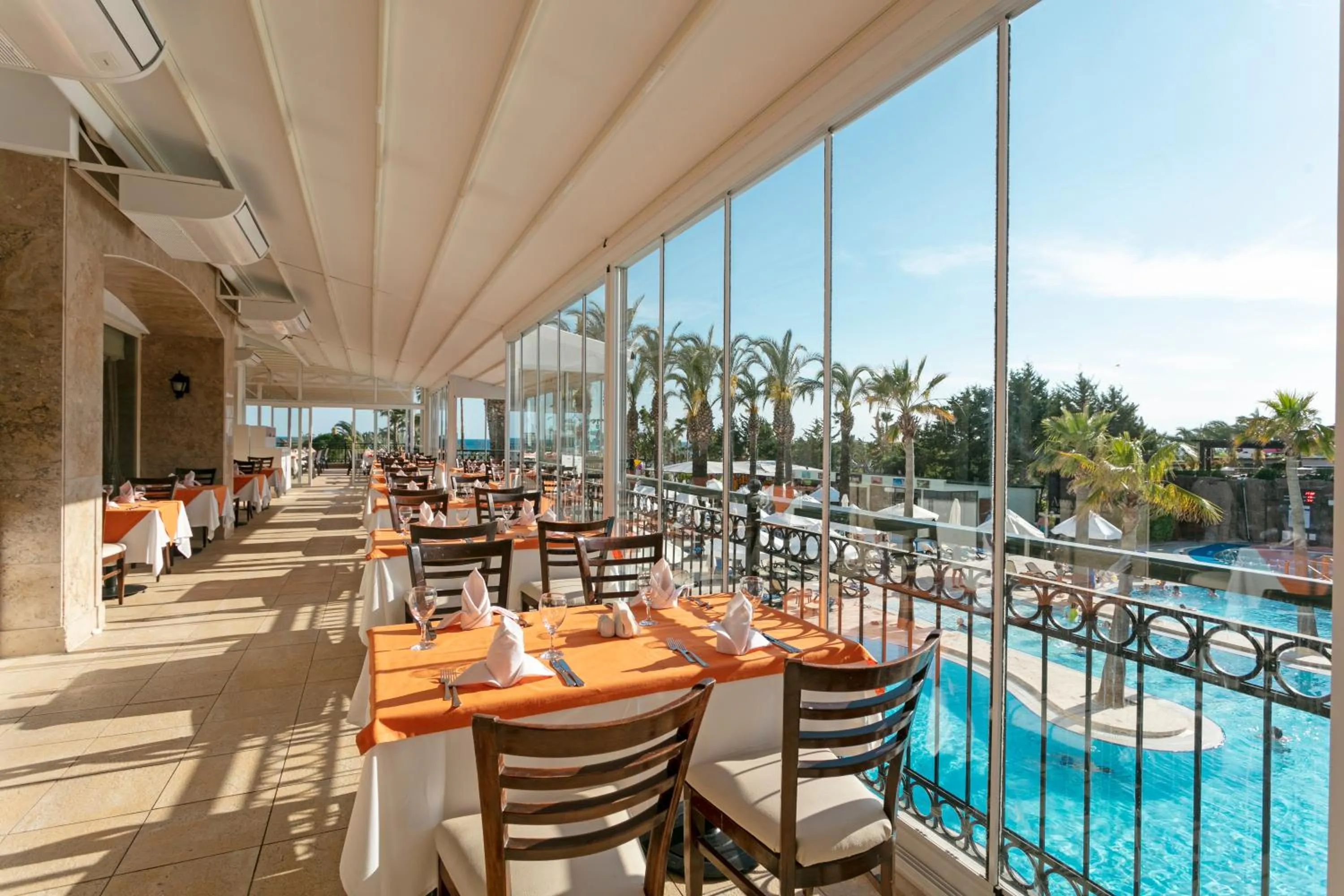 Restaurant/places to eat in Dobedan Beach Resort Comfort ''Ex Brand Alva Donna Beach Resort Comfort''