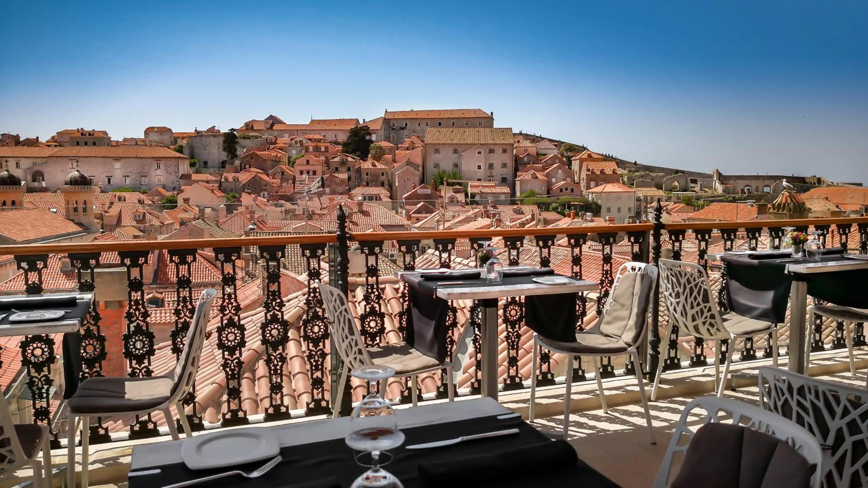 Restaurant/places to eat in Prijeko Palace