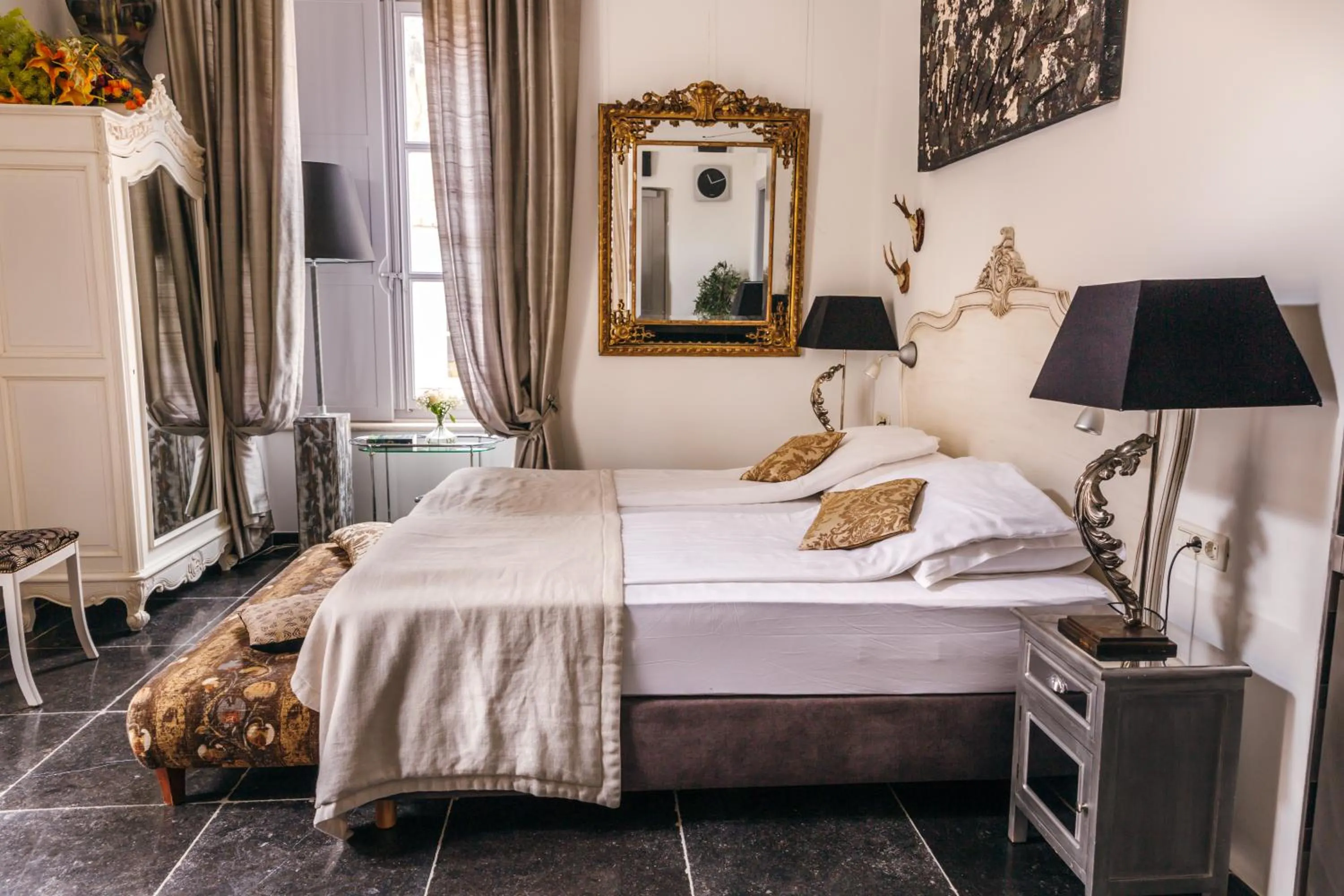 Bed in Prijeko Palace