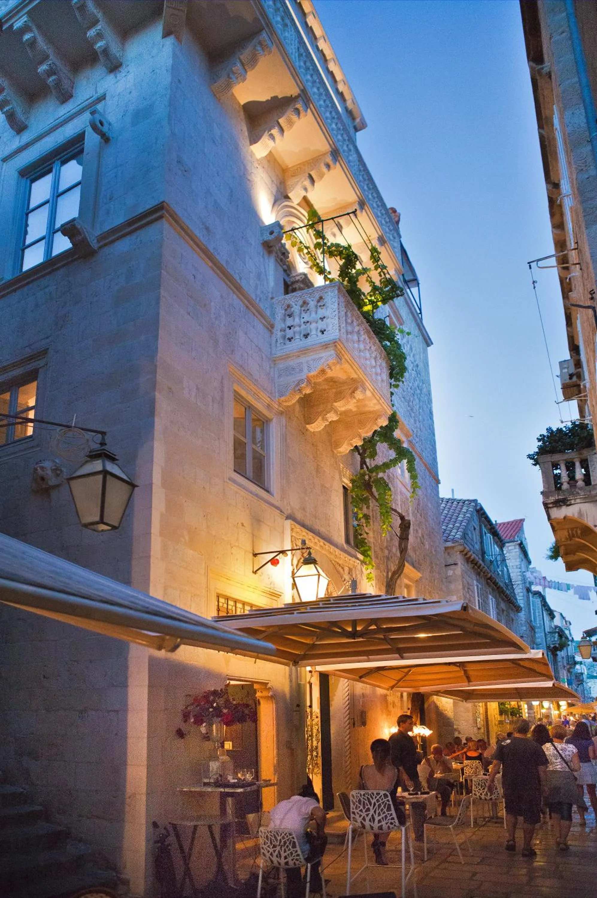 Restaurant/places to eat in Prijeko Palace