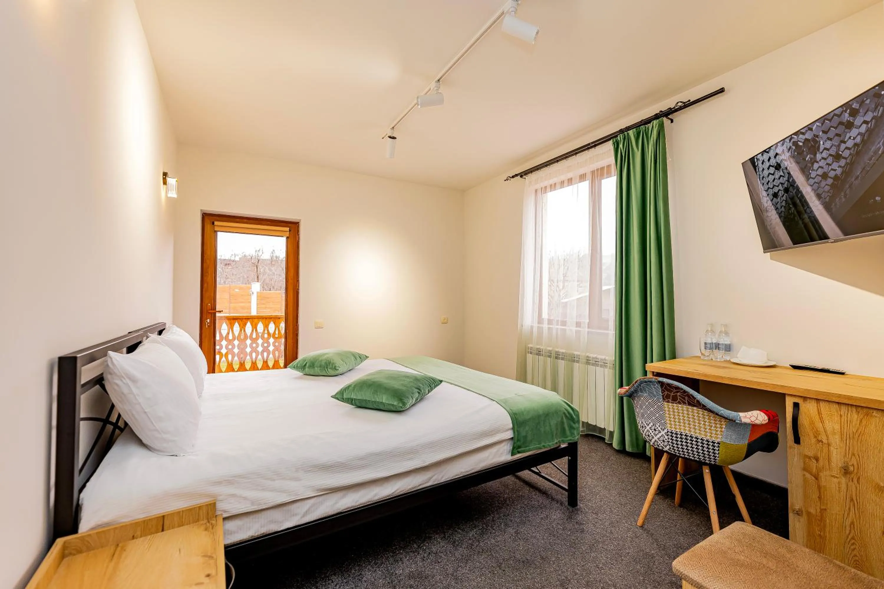 Bedroom, Bed in ARSIS Family Hotel