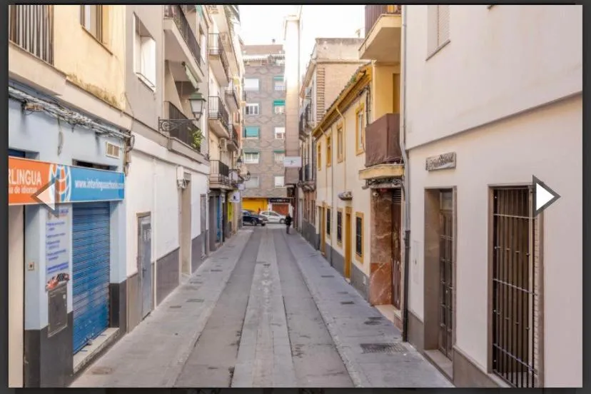 Street view in Apartamento Buensuceso 46 VFTGR04774