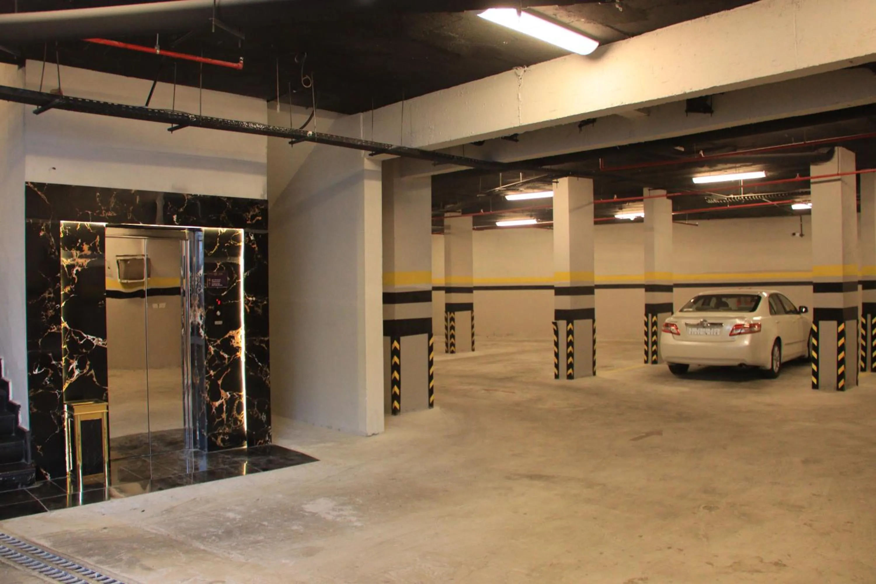 Parking in شقق سوات للشقق المخدومة 4