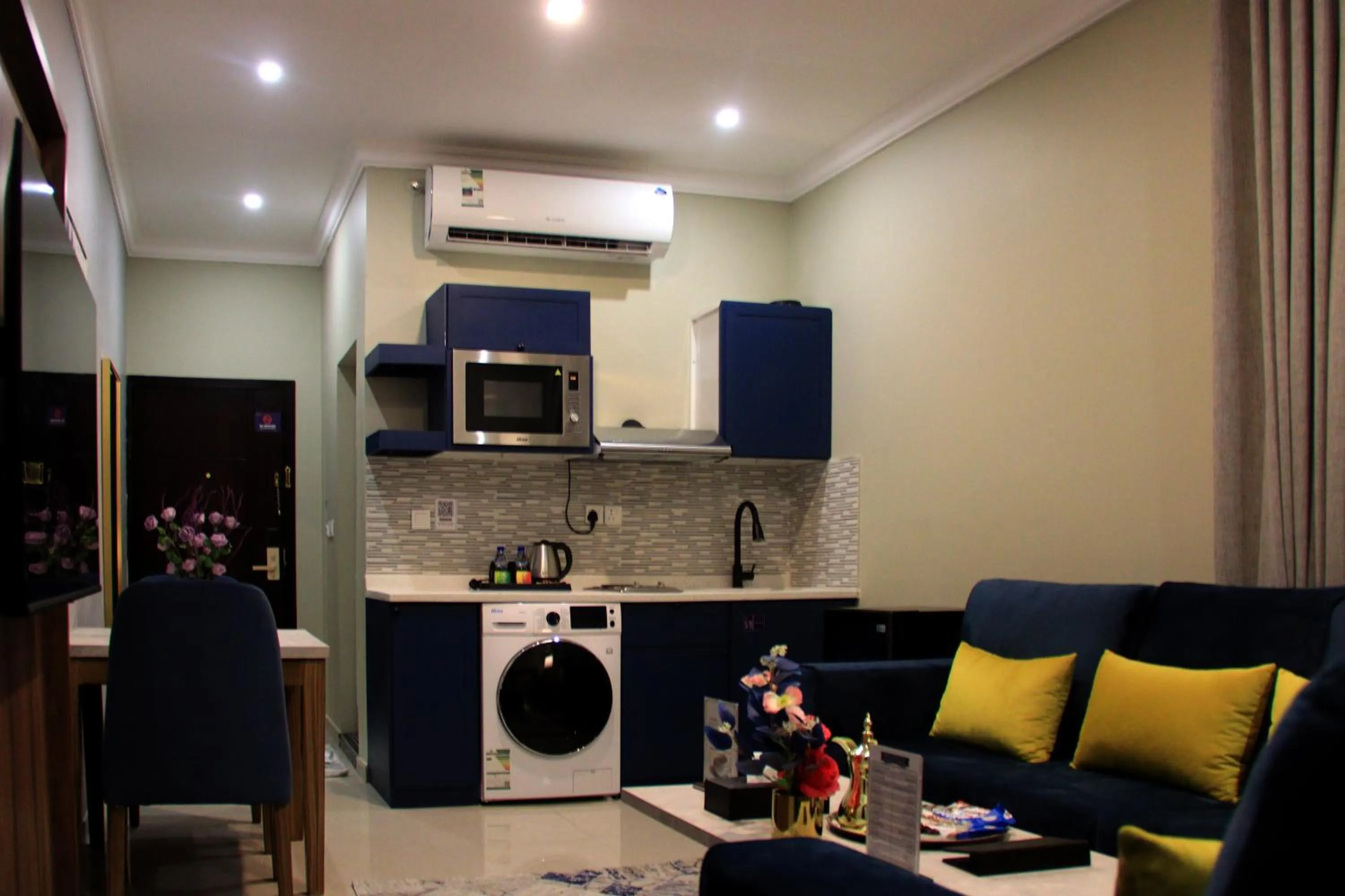 Kitchen or kitchenette in شقق سوات للشقق المخدومة 4