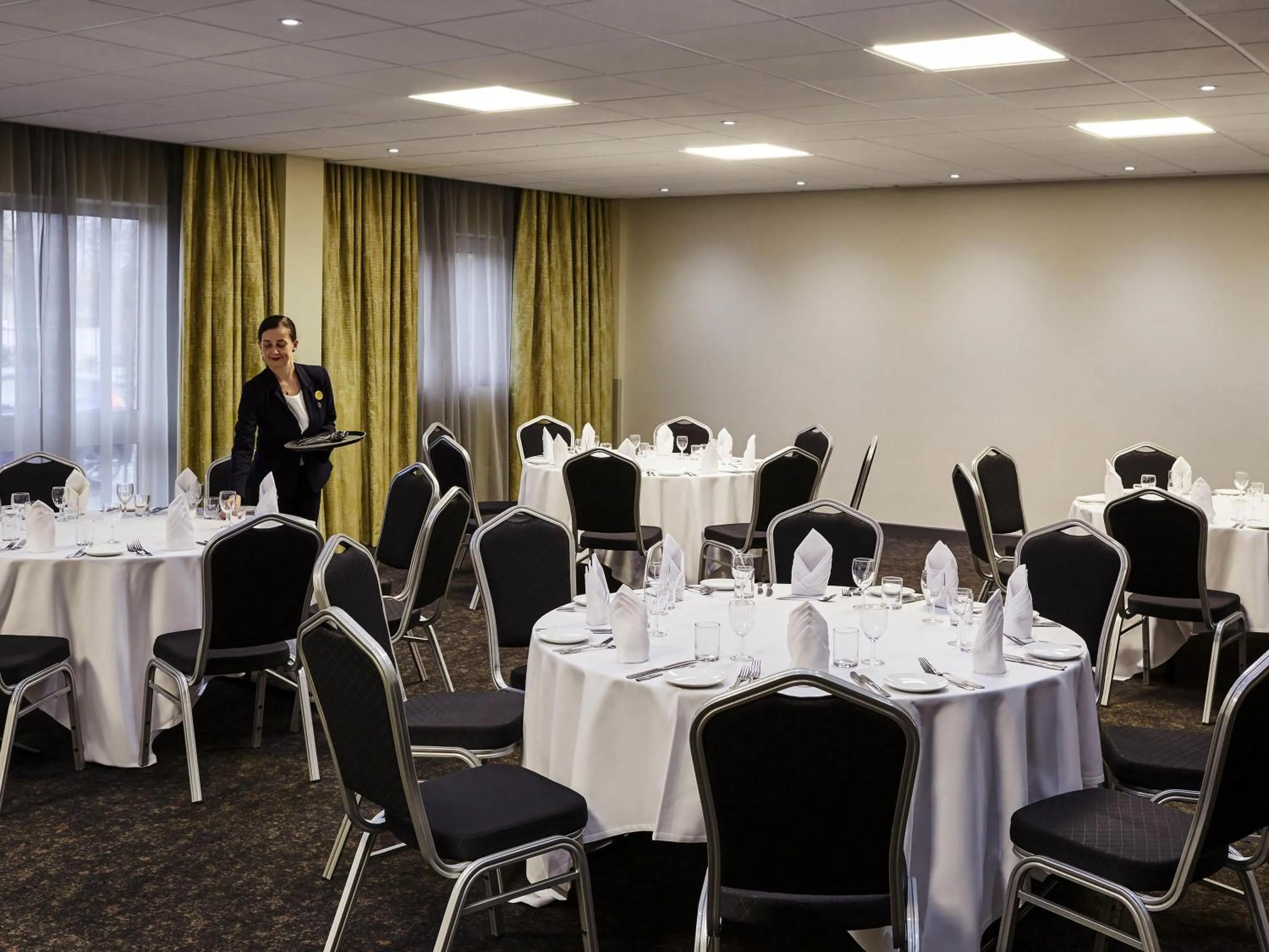Meeting/conference room in Novotel Wolverhampton City Centre