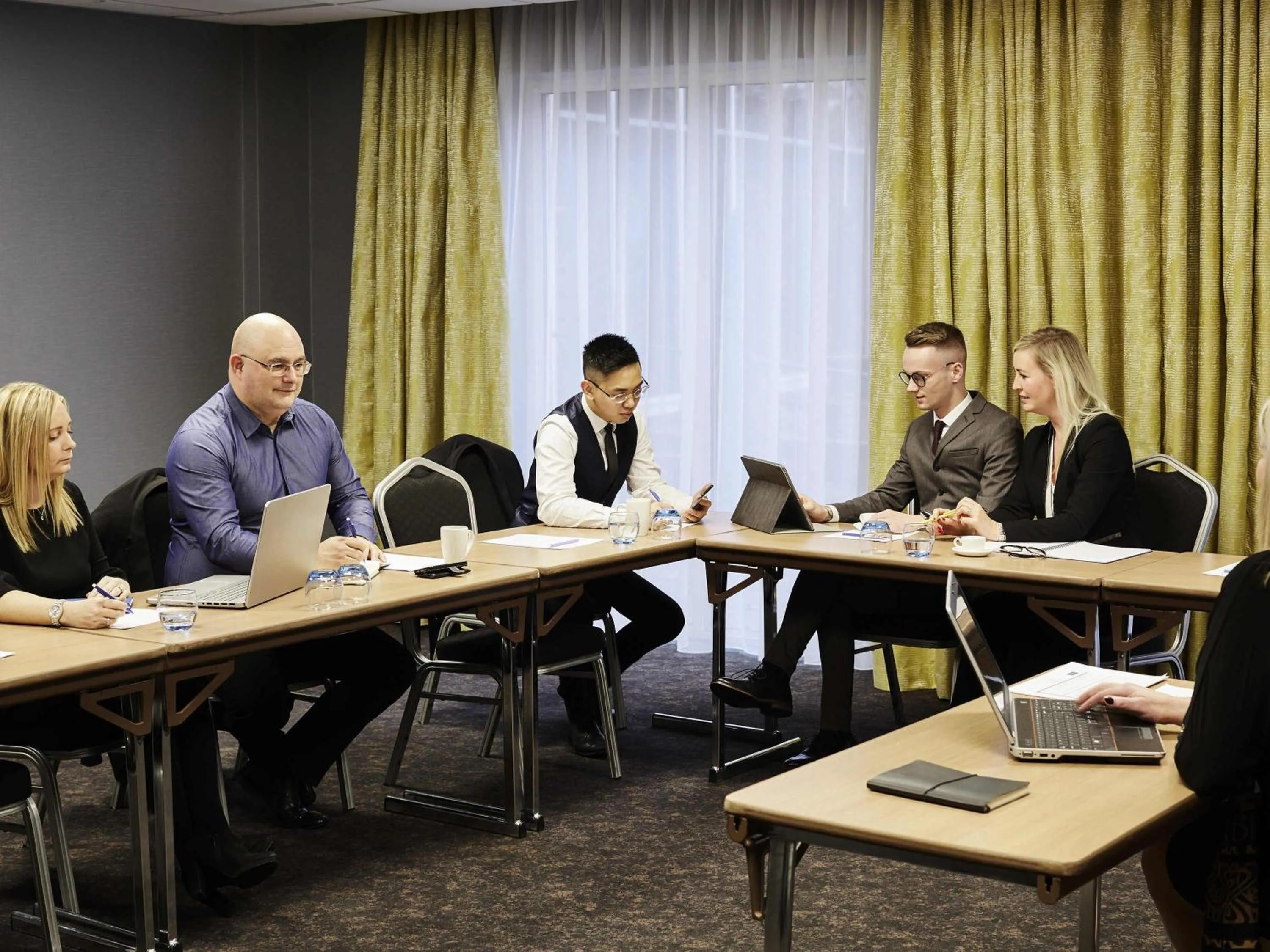 Meeting/conference room in Novotel Wolverhampton City Centre