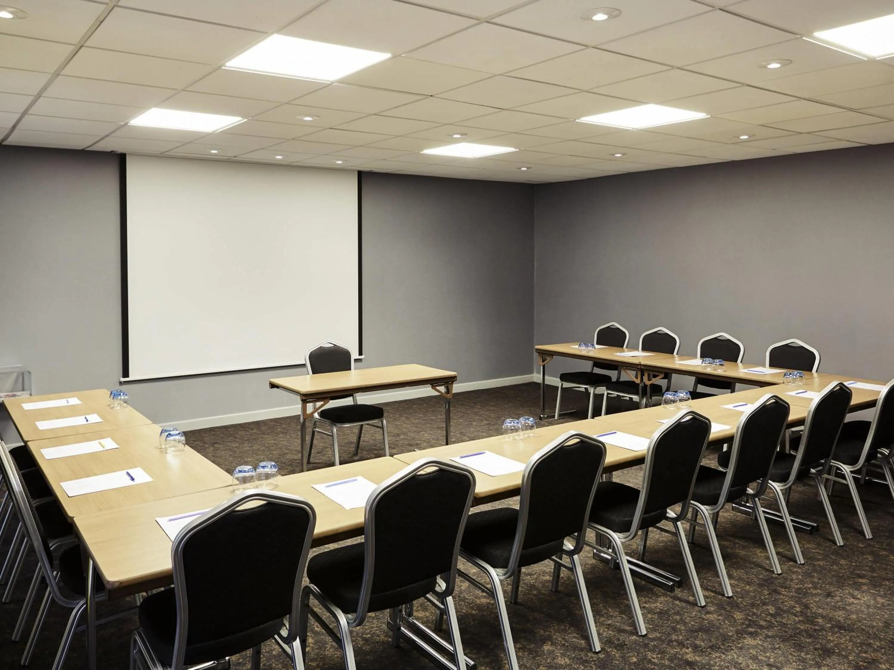 Meeting/conference room in Novotel Wolverhampton City Centre
