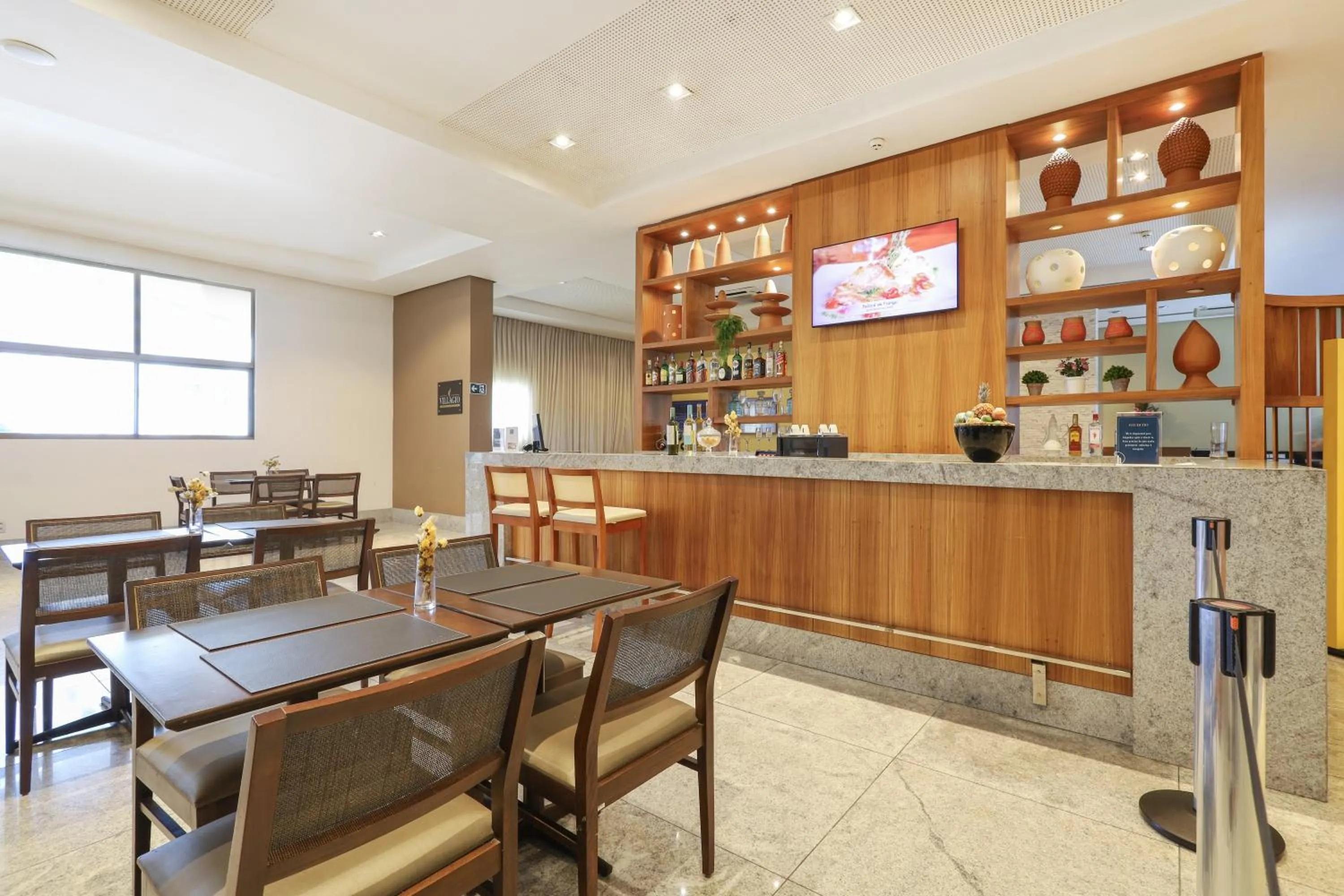 Restaurant/places to eat in HY Apartments & Hotels