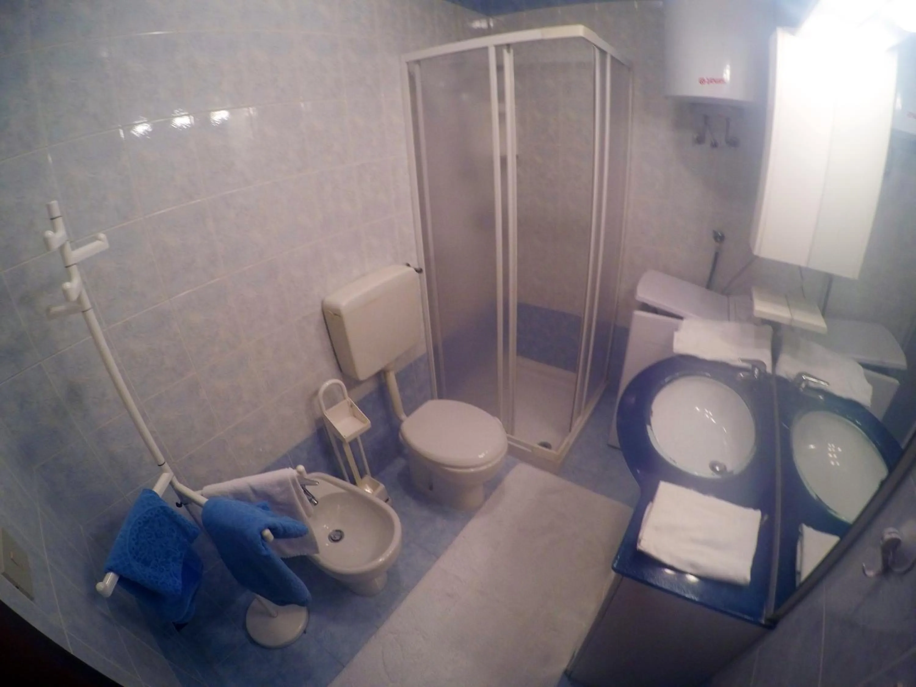 Shower in Villaggio Cristina 2 - Agenzia Cocal