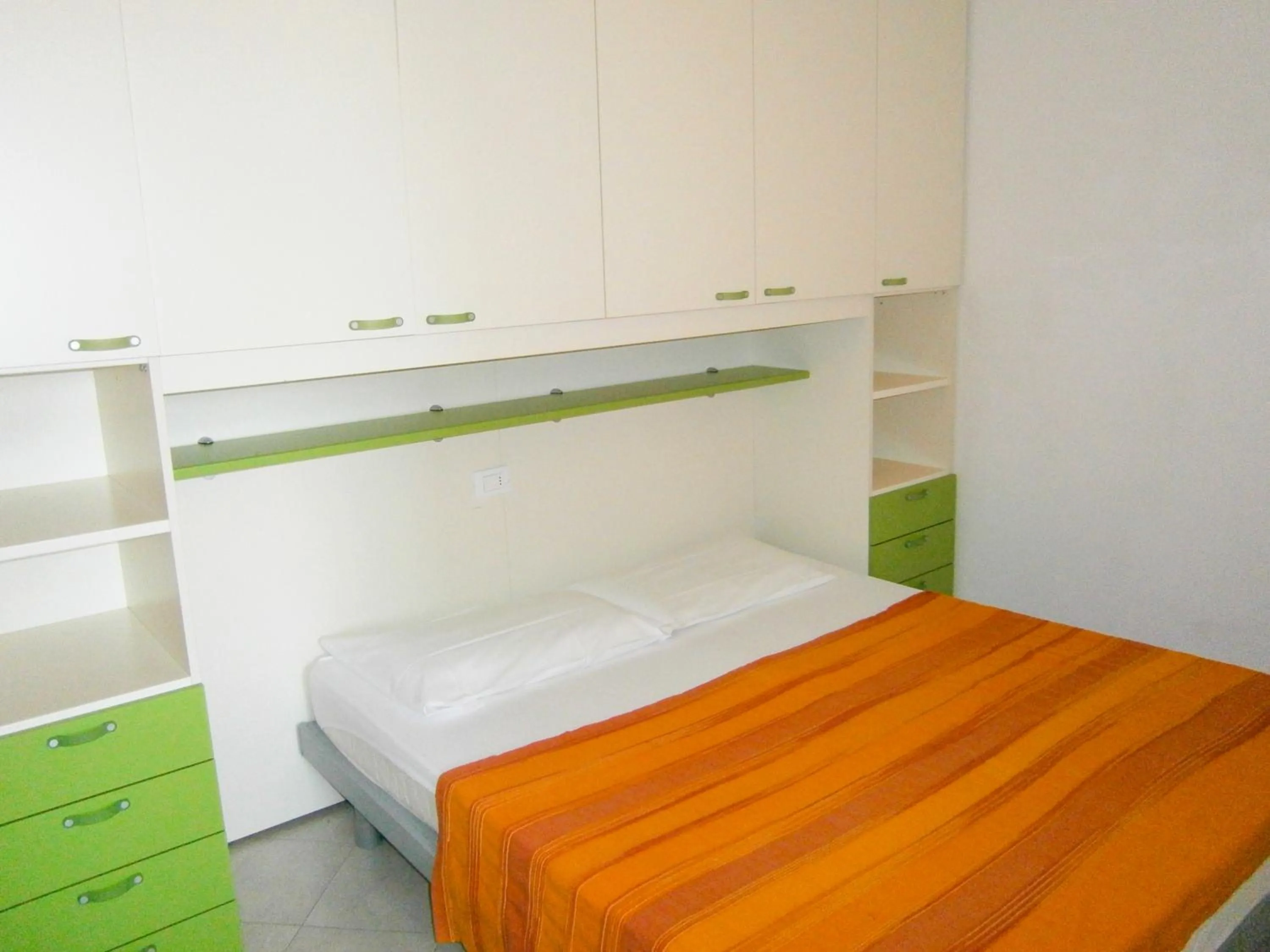 Bedroom, Bed in Villaggio Cristina 2 - Agenzia Cocal