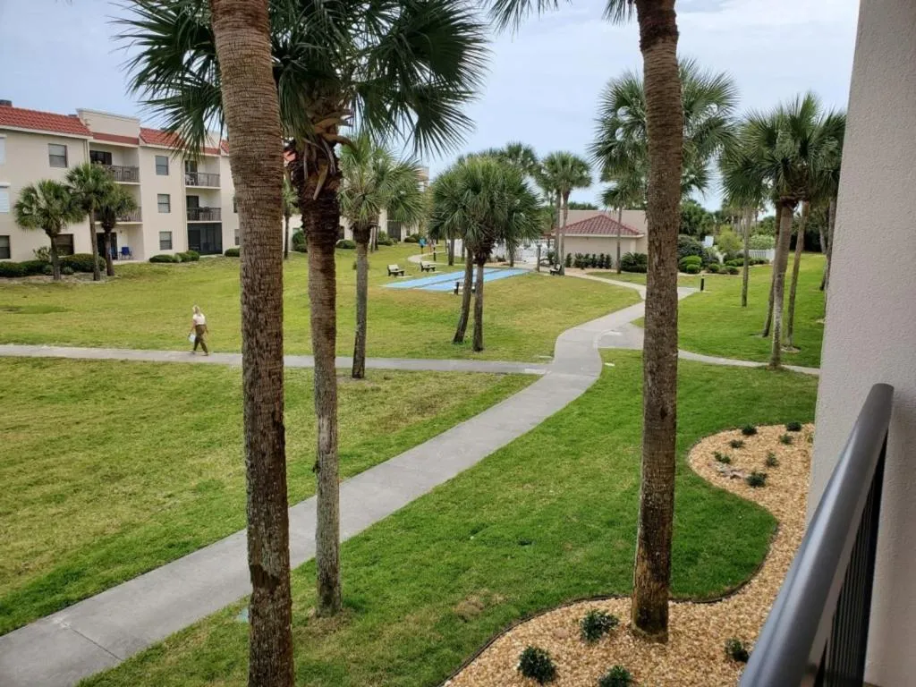 P26 - Ocean Village Club