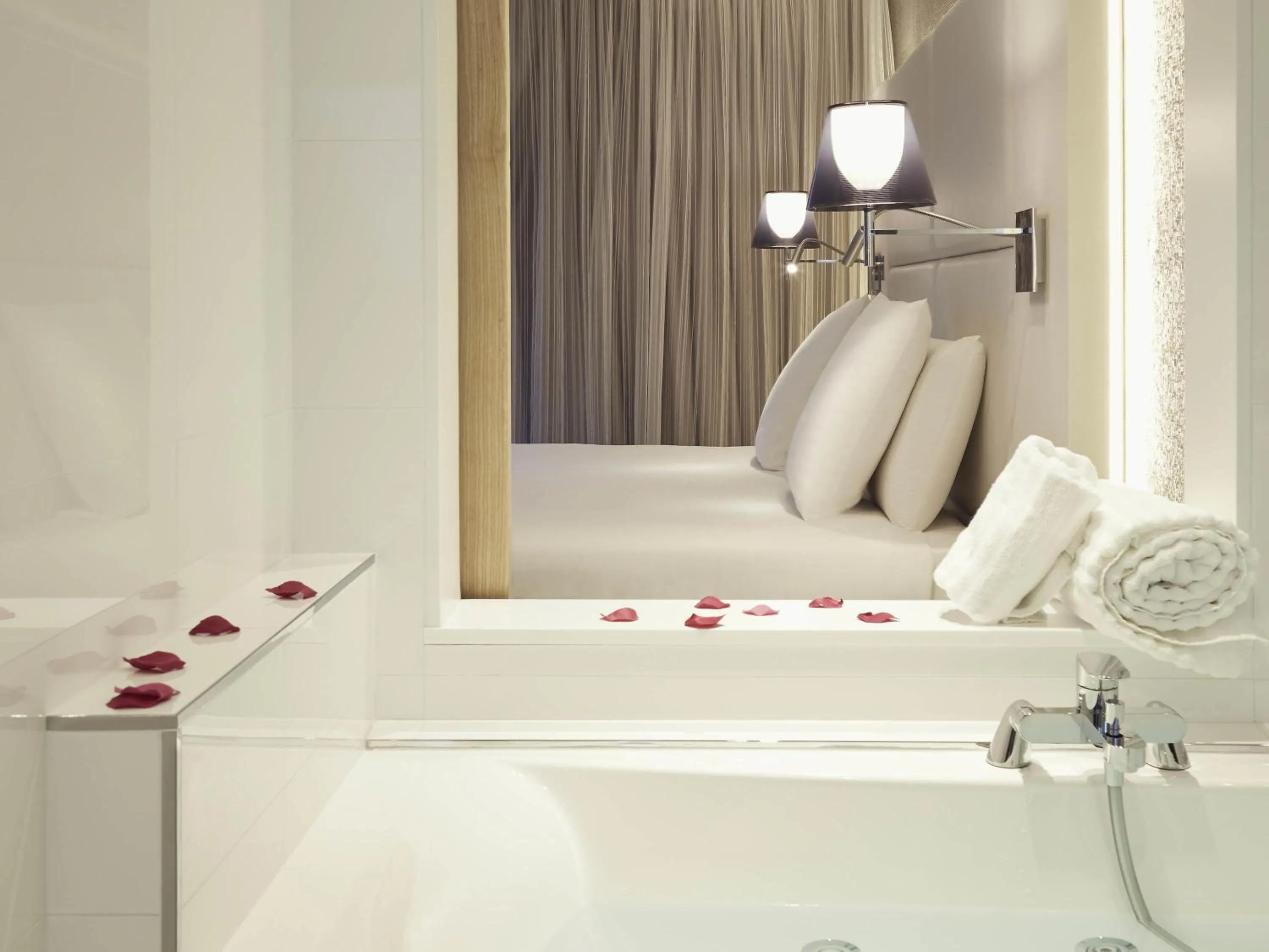 Bedroom, Bed in Mercure Hotel Golf Cap d'Agde