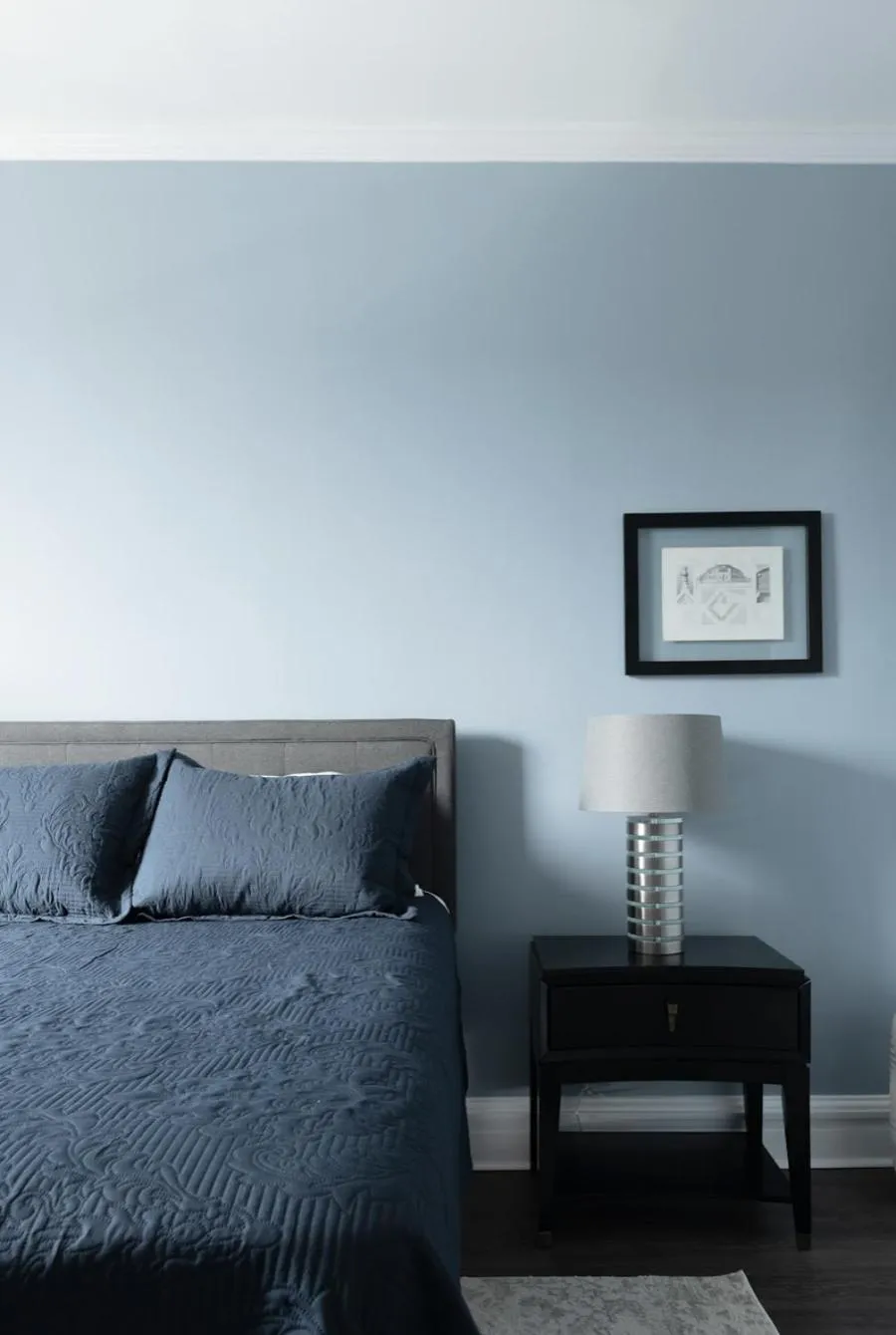 Bed in The Stockade Inn