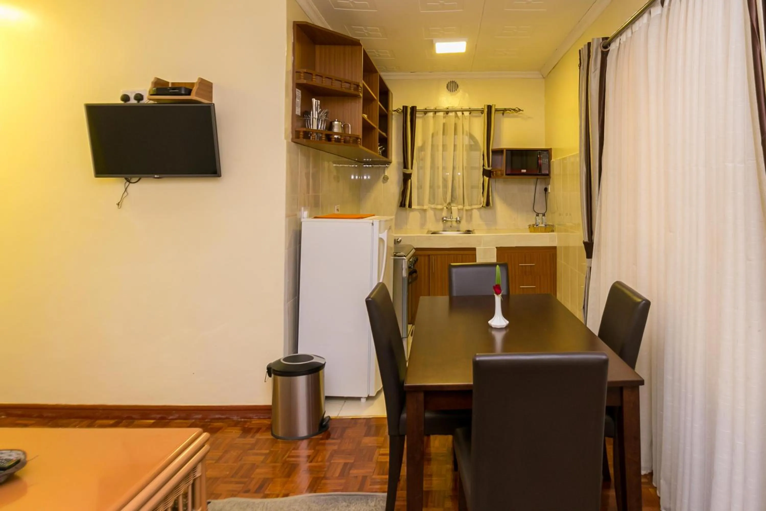 Dining area in Fahari Gardens Hotel