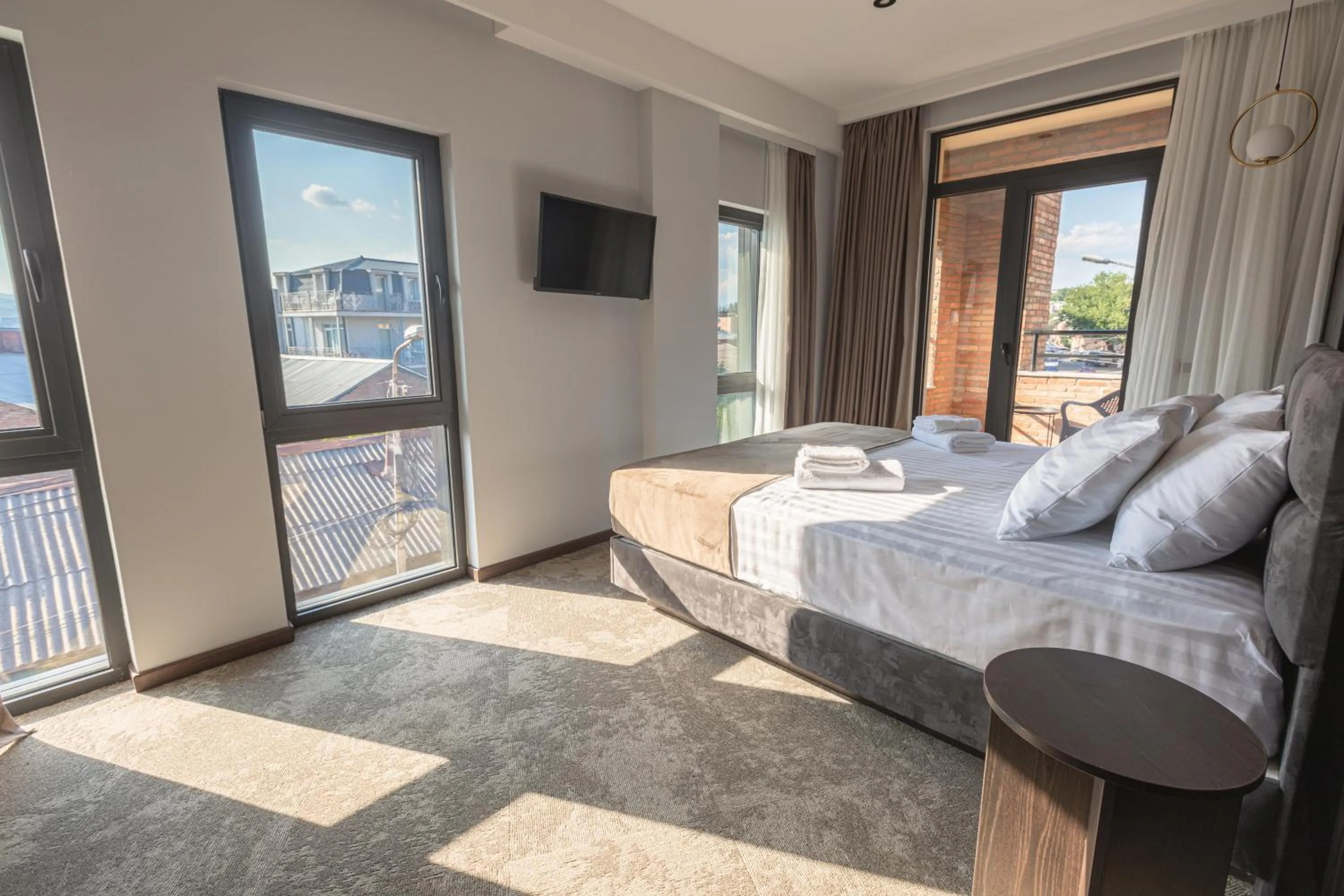 Property building, Bed in Bellevue Boutique Hotel