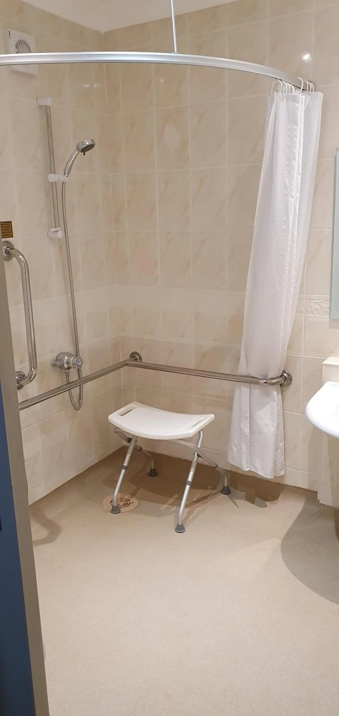 Shower in Oaklands Hall Hotel Sure Hotel Collection by Best Western