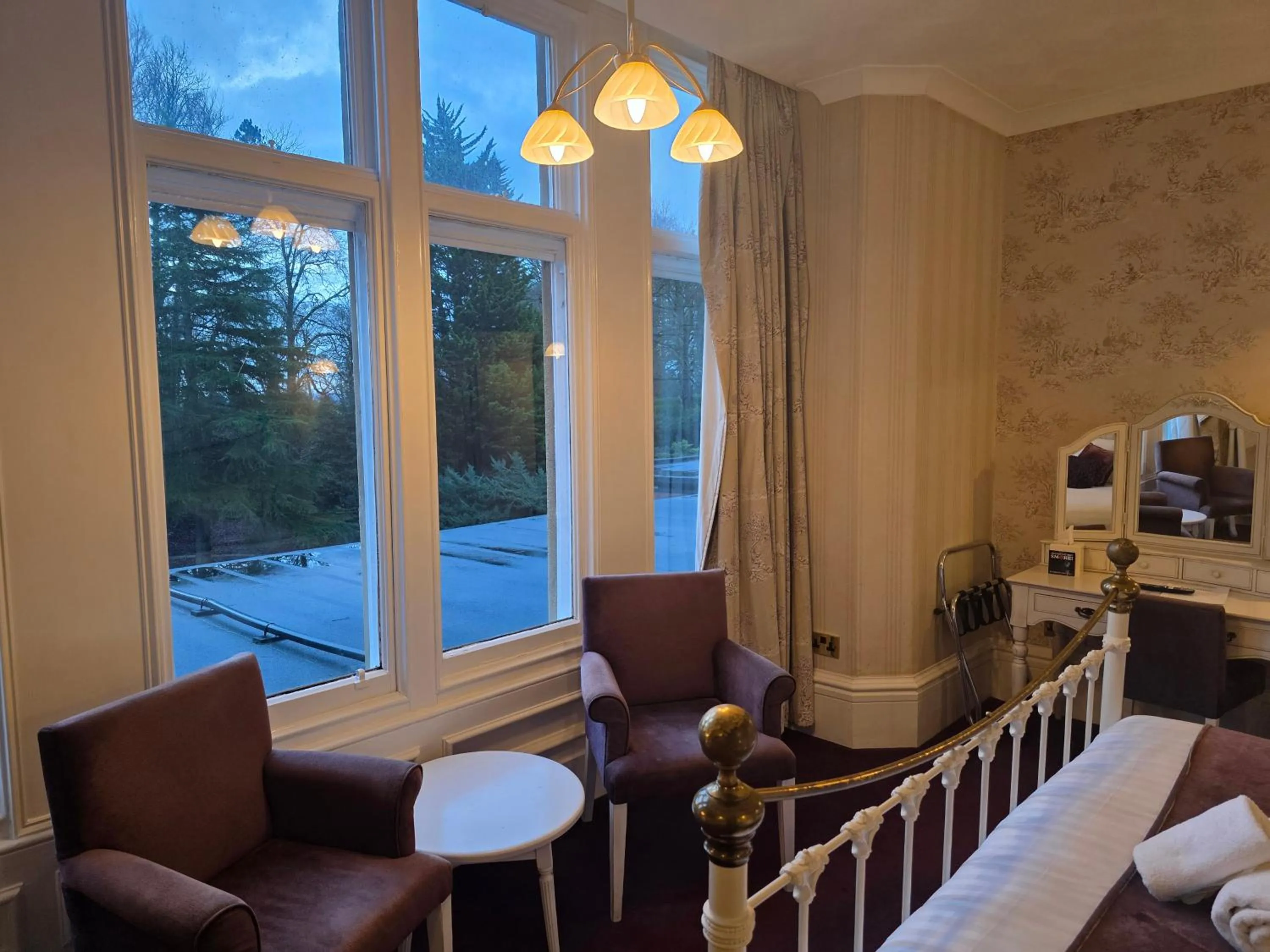 Seating area in Oaklands Hall Hotel Grimsby