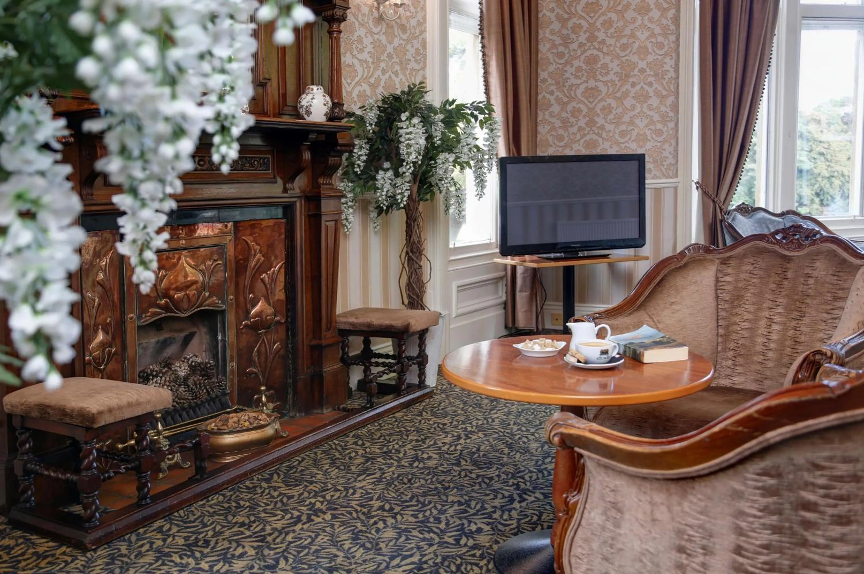 Lounge or bar in Oaklands Hall Hotel Sure Hotel Collection by Best Western