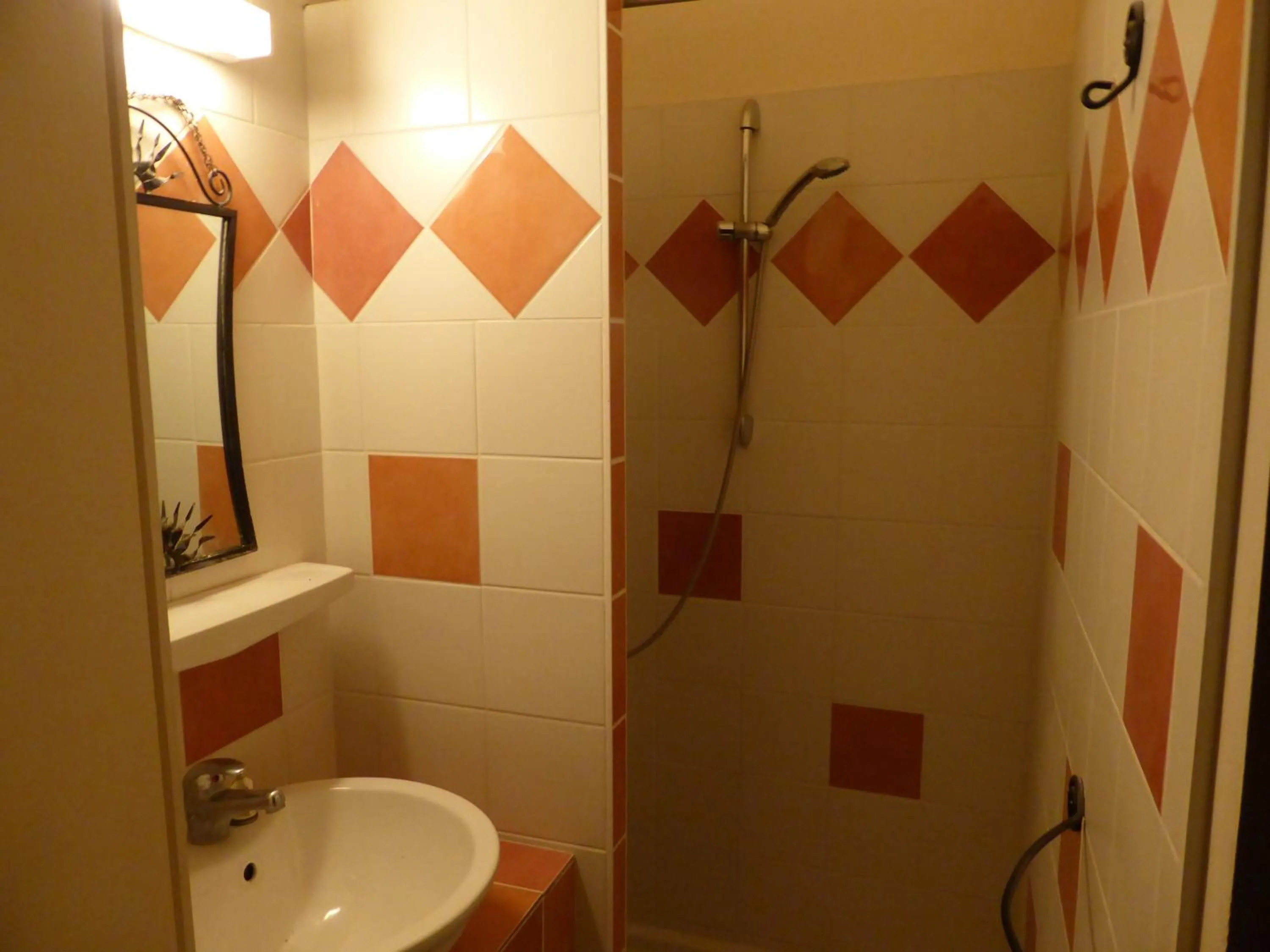 Bathroom in Le Bannier Hotel Restaurant