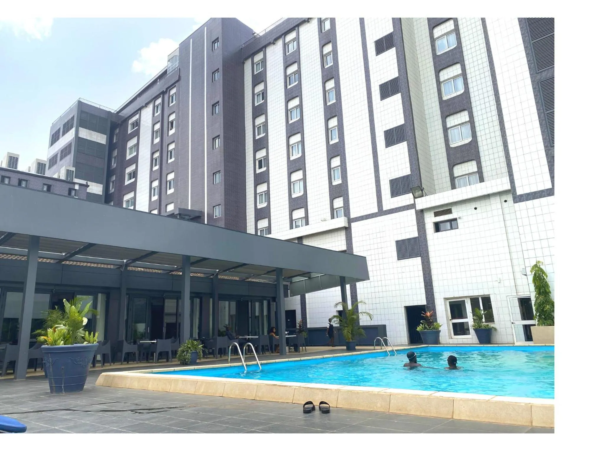 Swimming pool in Hotel Franco Yaounde