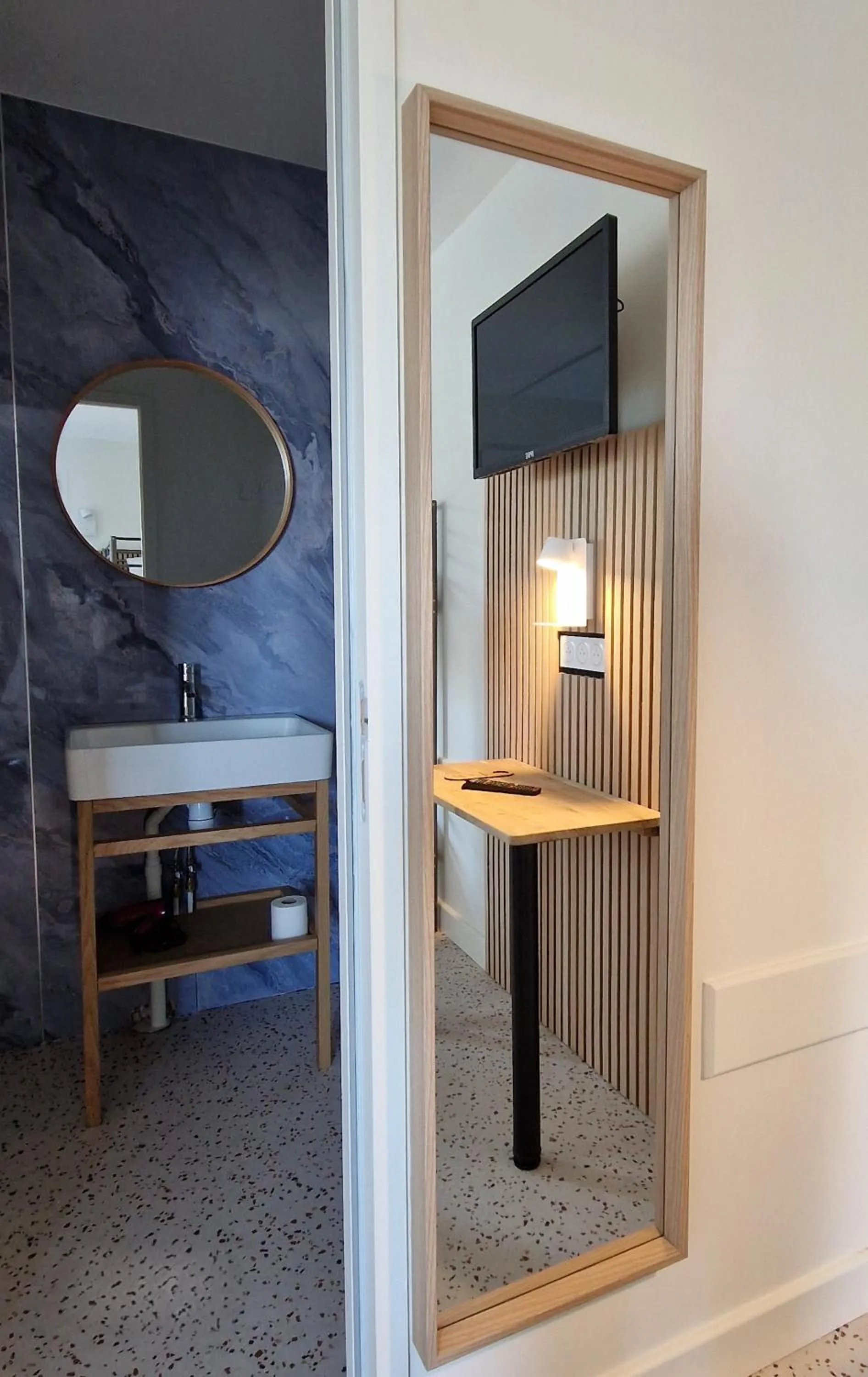 Photo of the whole room in Hotel Eisenhower