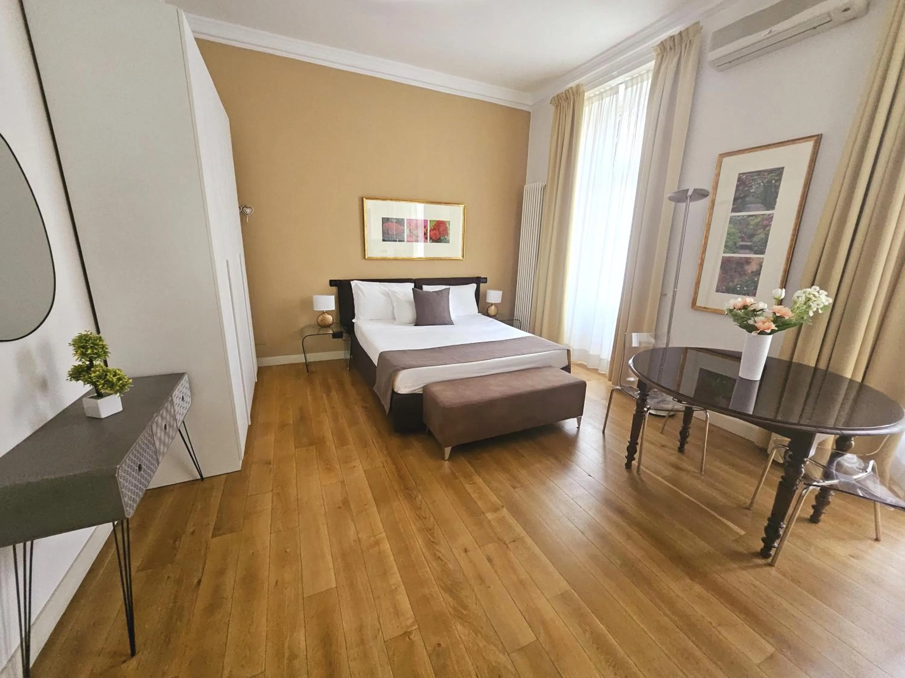 Bedroom, Bed in Loger Confort Residence & Apartments