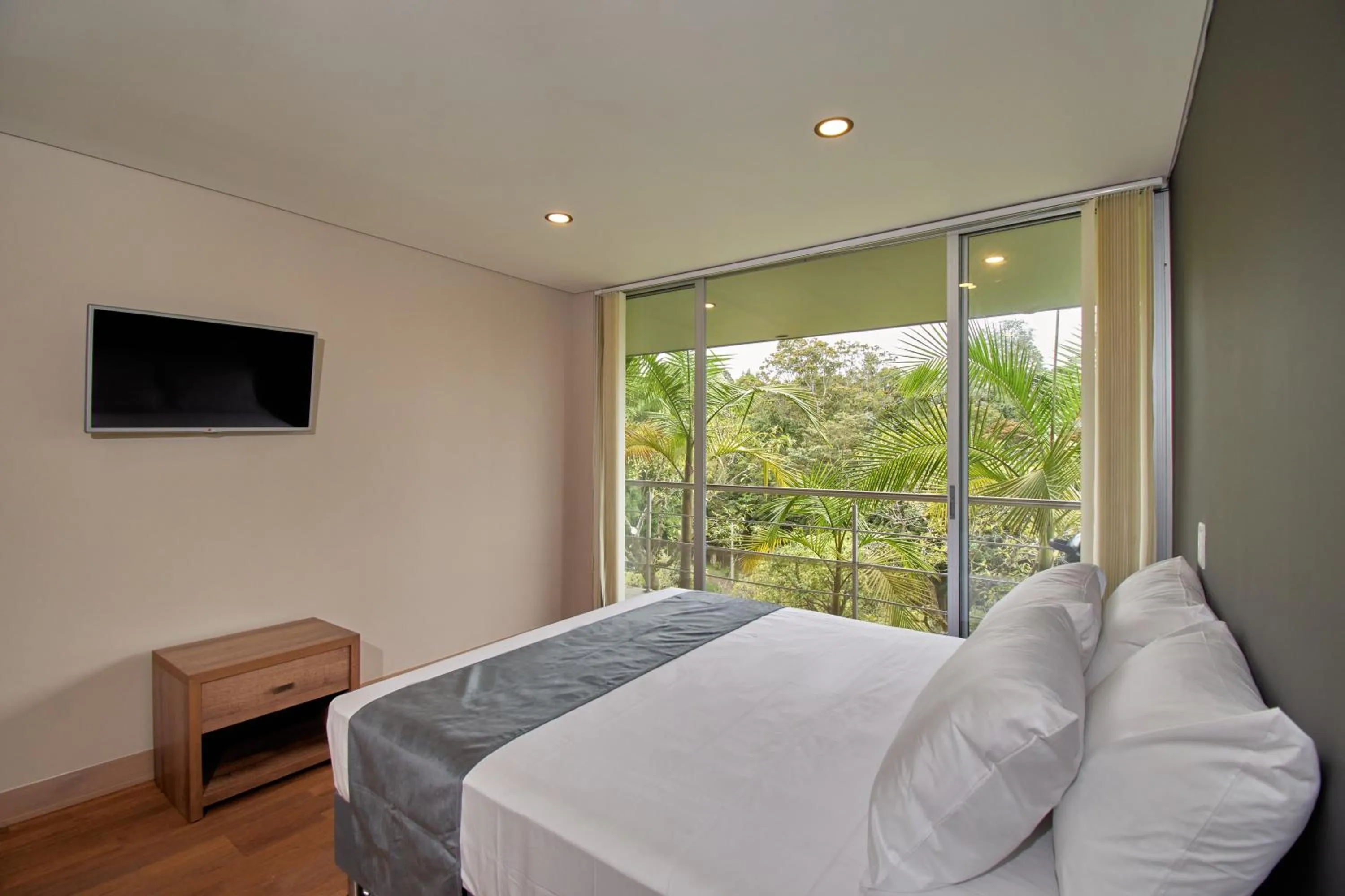 TV and multimedia in Kokumi by Bernalo Hotels