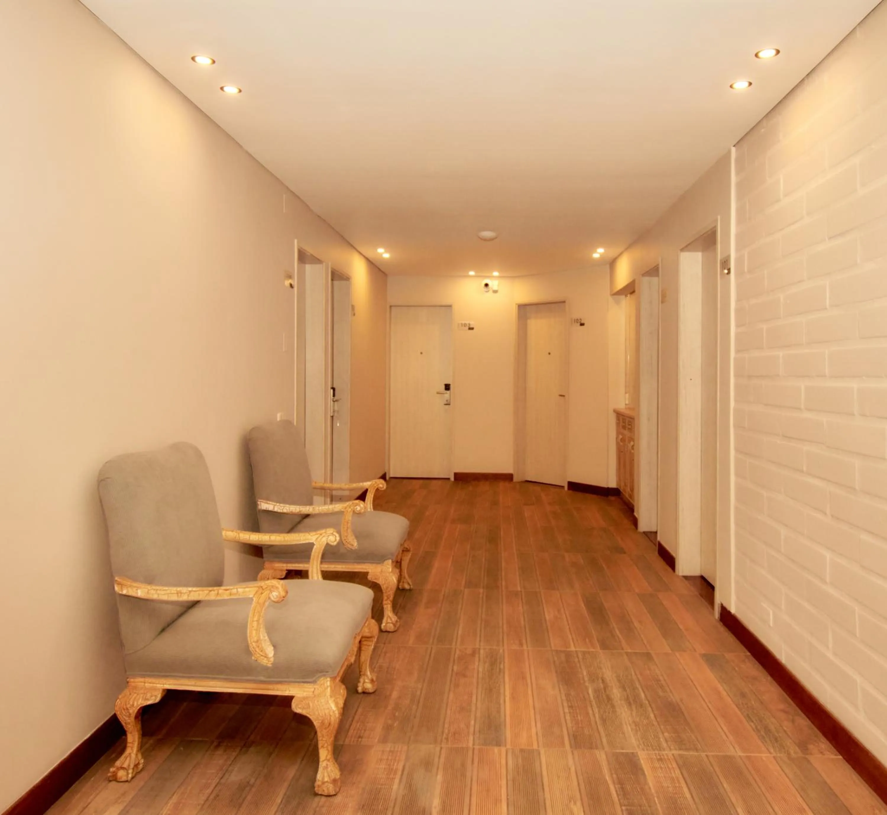 Living room in Kokumi by Bernalo Hotels