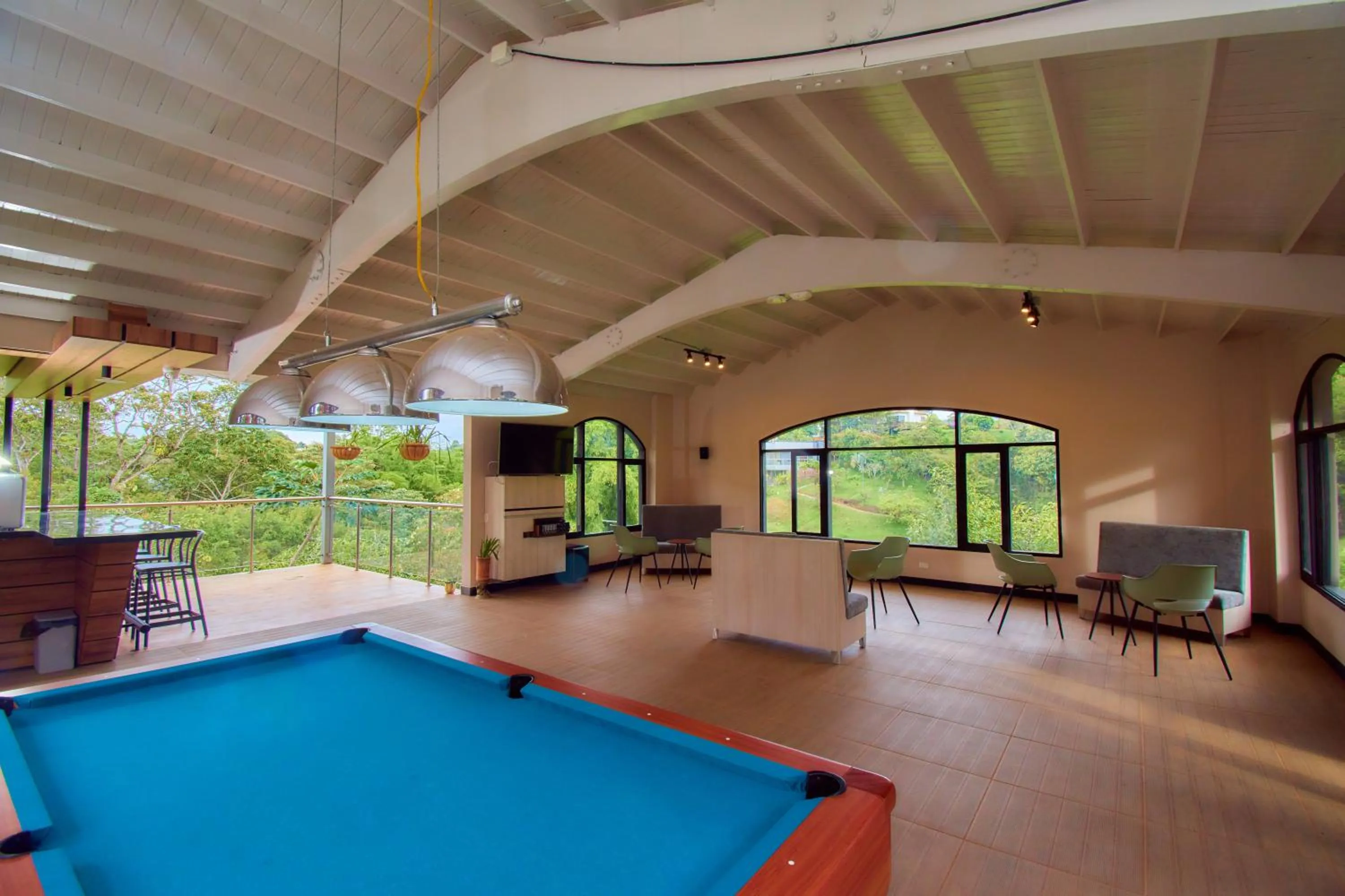 Lounge or bar in Kokumi by Bernalo Hotels