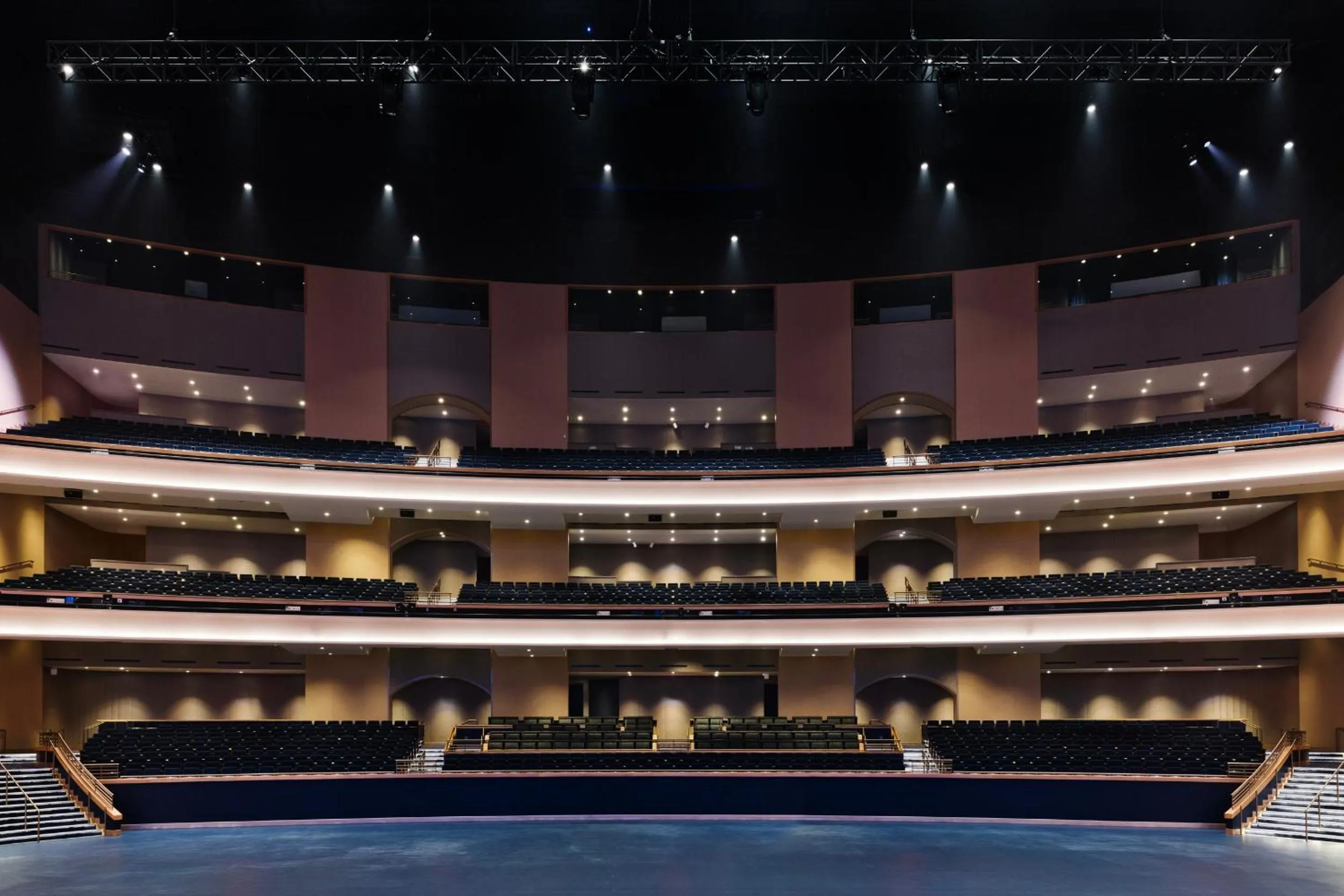 Entertainment in Fontainebleau Las Vegas