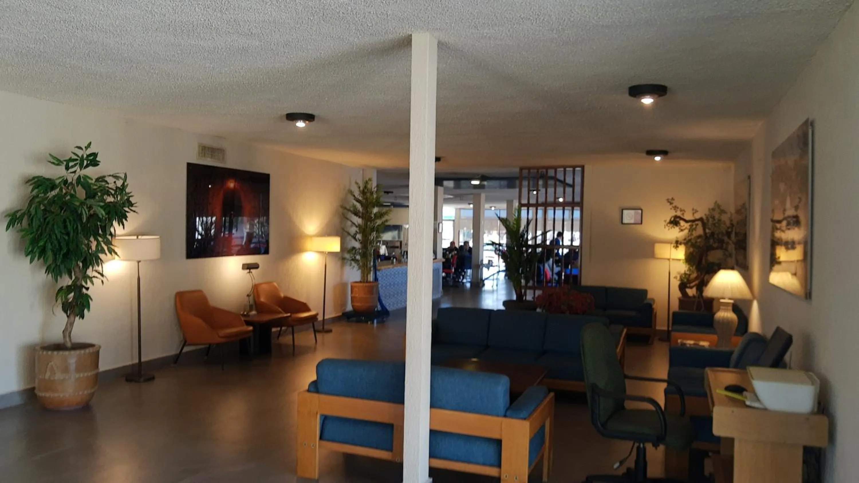 Hotel Las Palmas Midway Inn