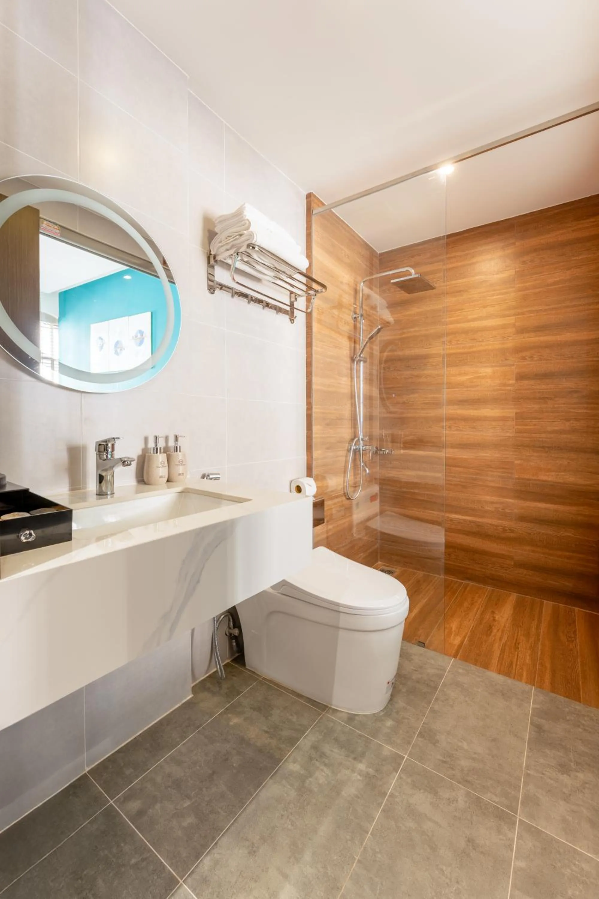 Shower in Mimosa Hotel Phú Quốc