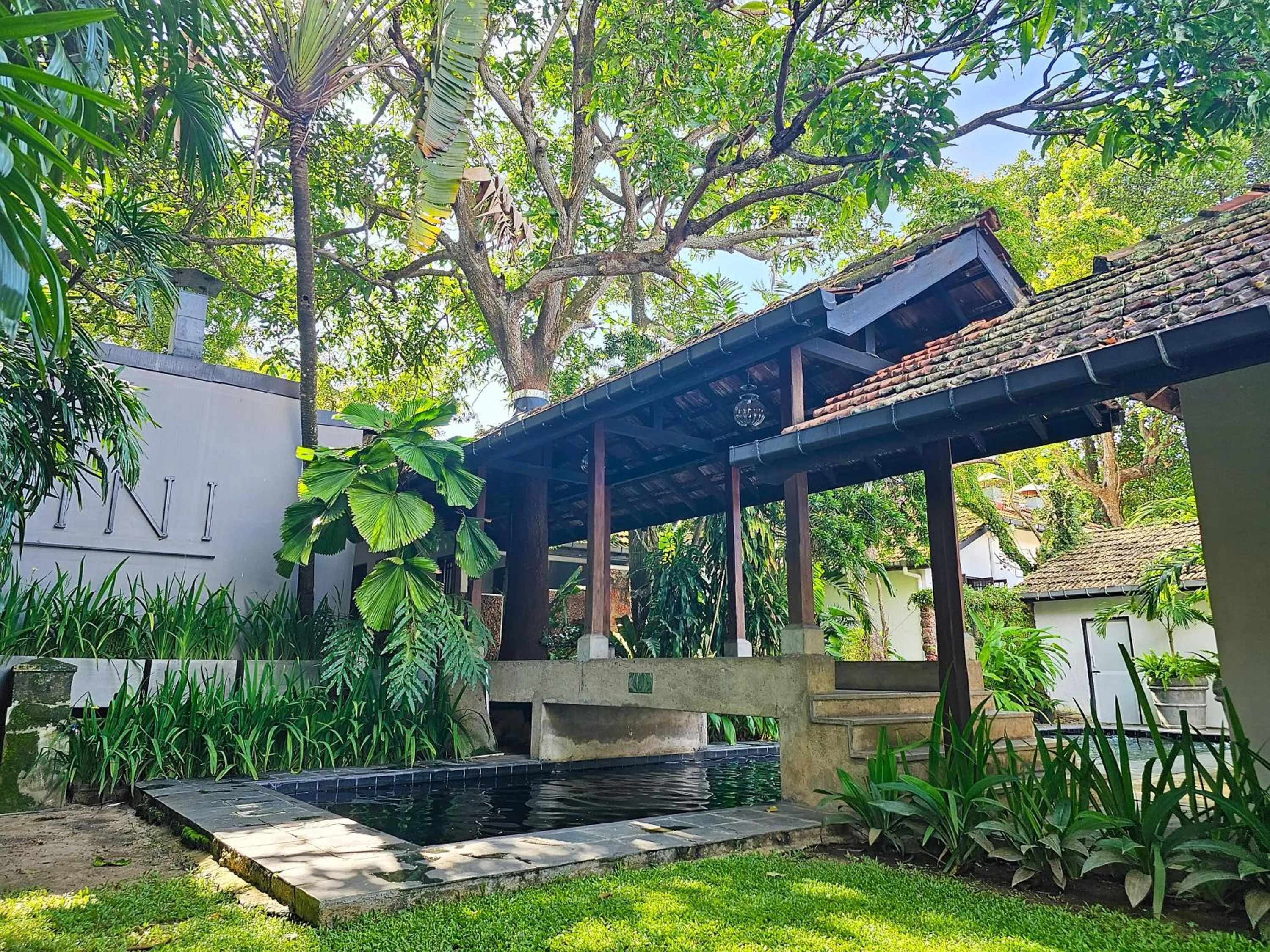 Garden in Havelock Bungalow - Live Fire Cooking - Enjoy 10 percent off at GINI Outdoor Kitchen