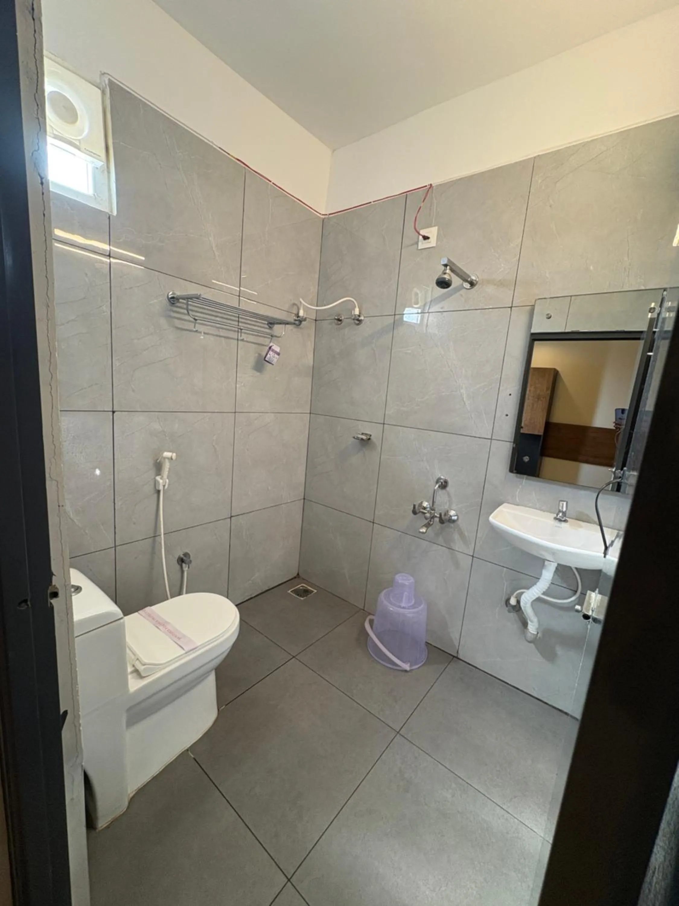 Toilet in Hotel Park Varaahi