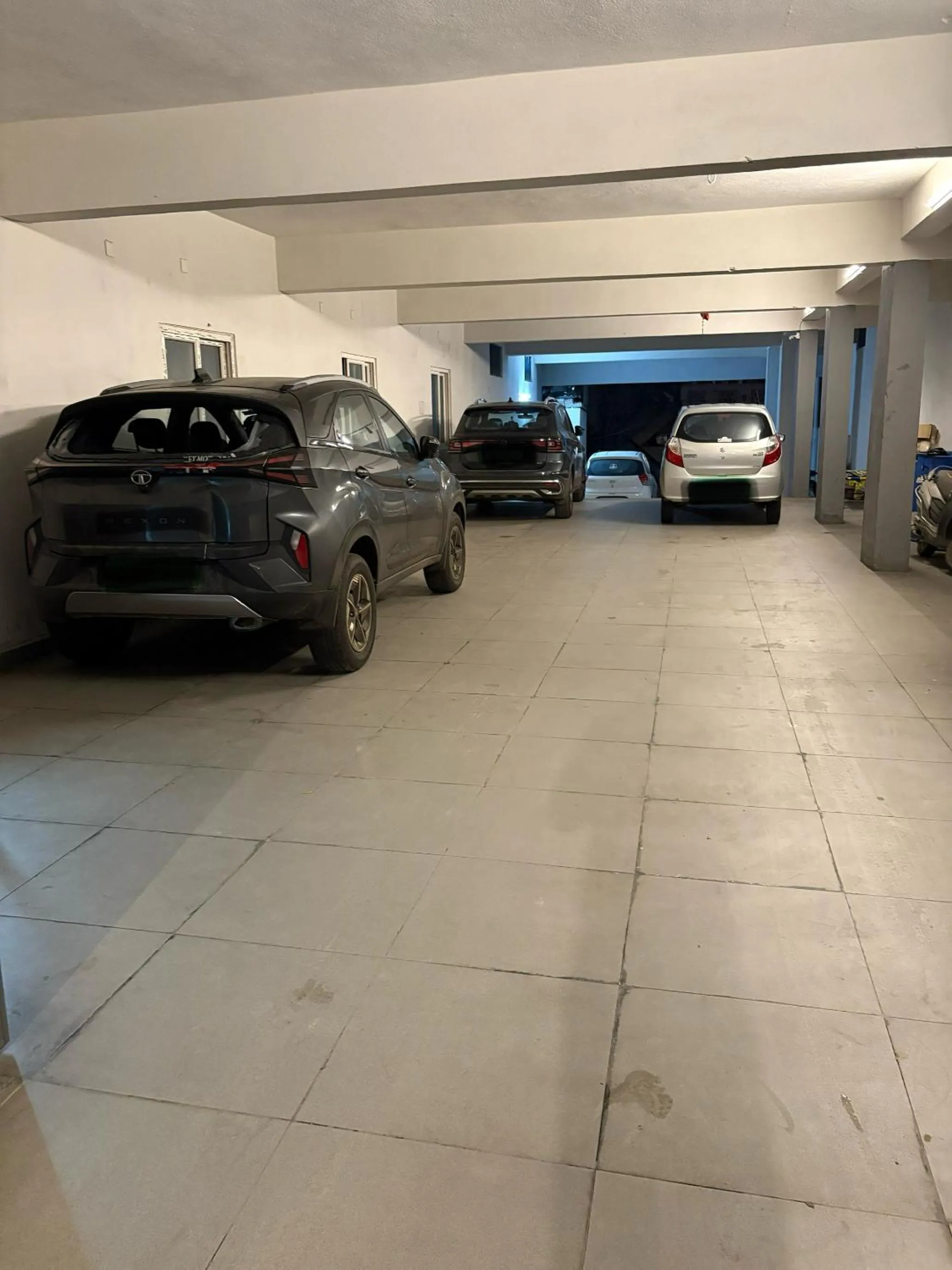 Parking in Hotel Park Varaahi