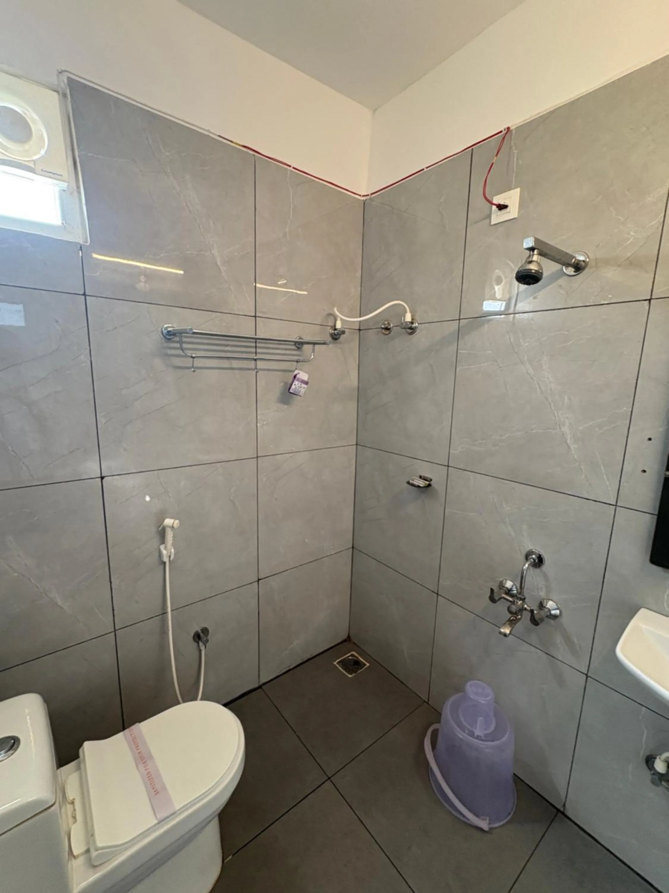 Toilet in Hotel Park Varaahi