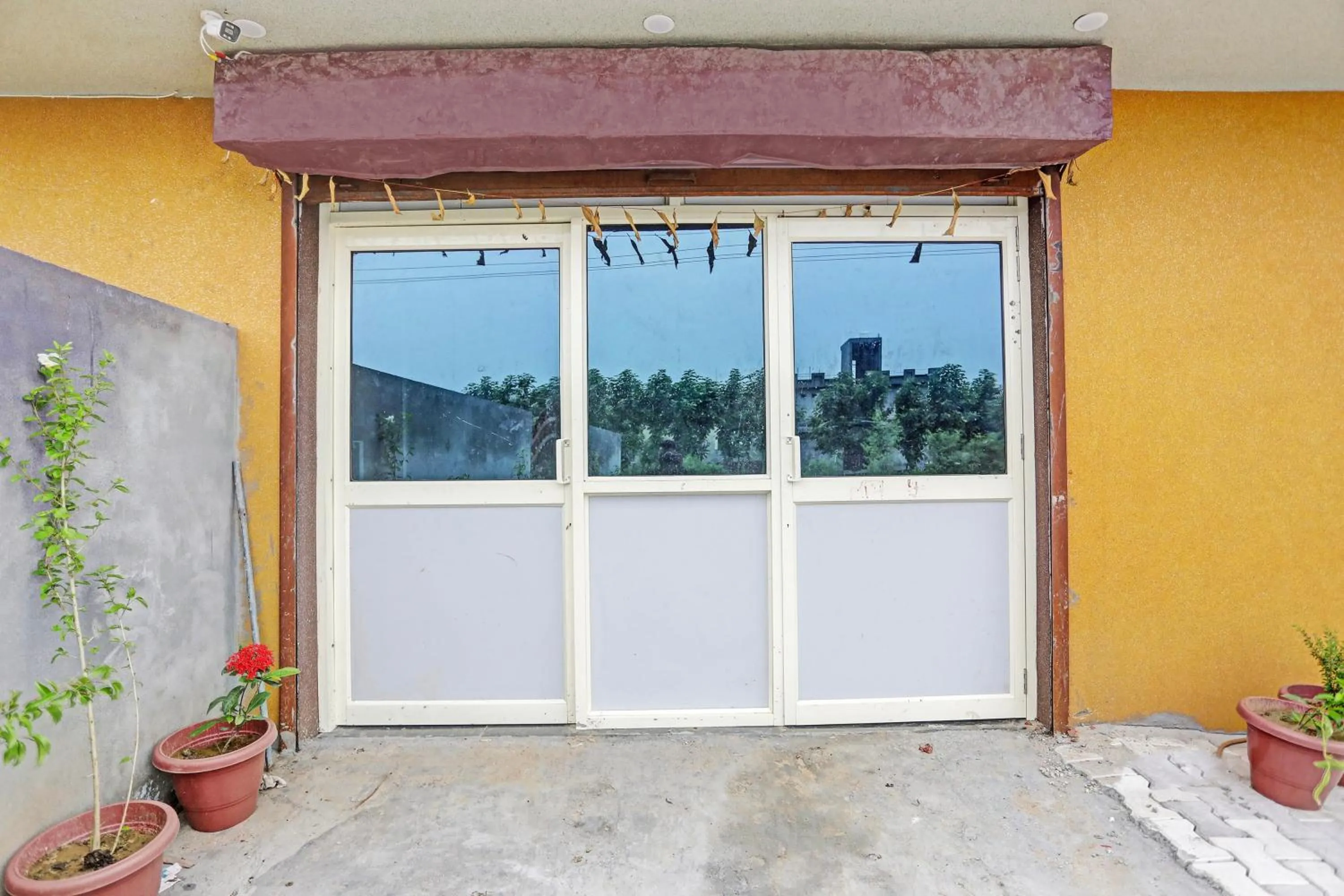 Facade/entrance in Hotel O Dwarka
